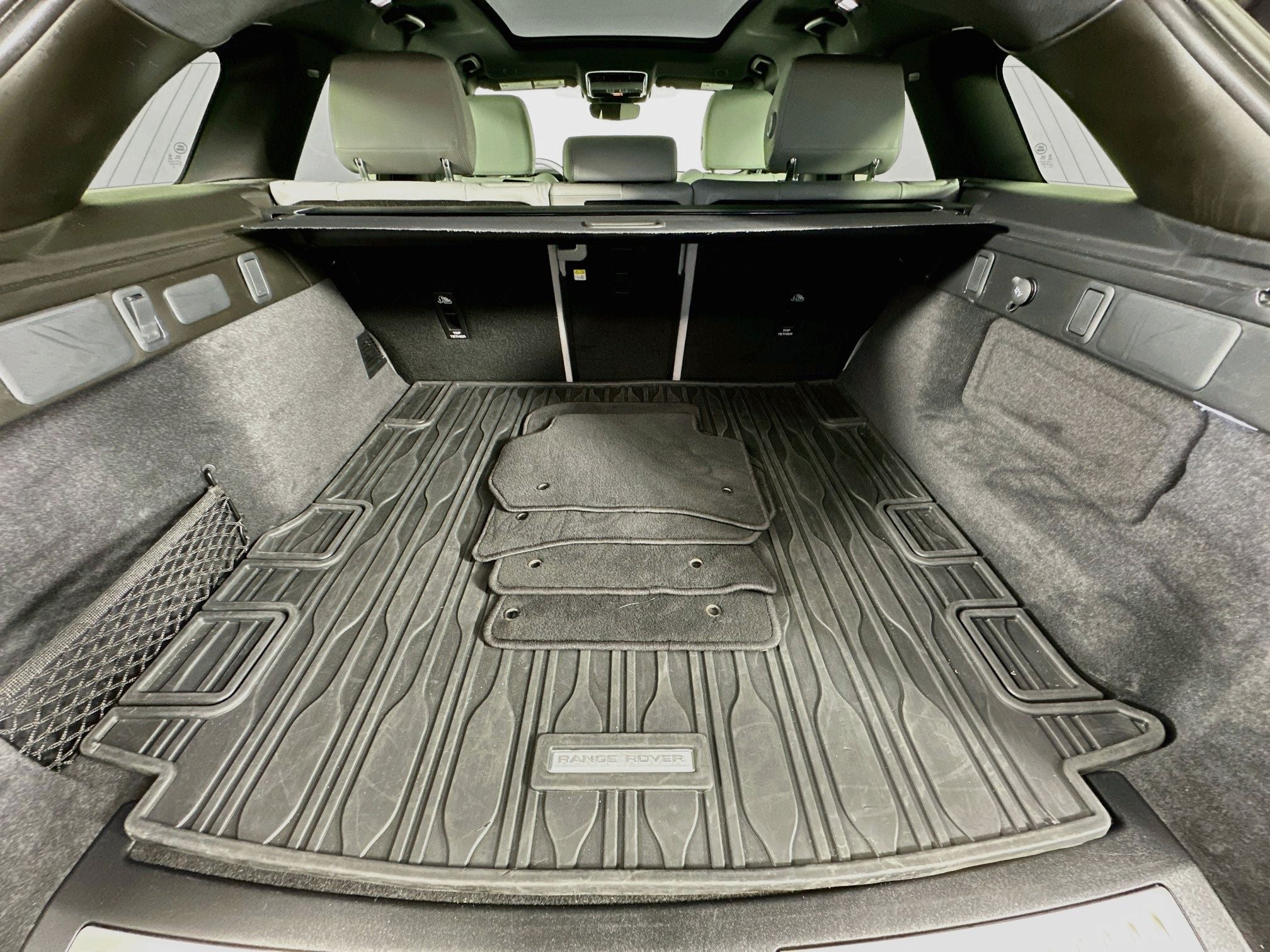 2024 Land Rover Range Rover Velar Dynamic SE
