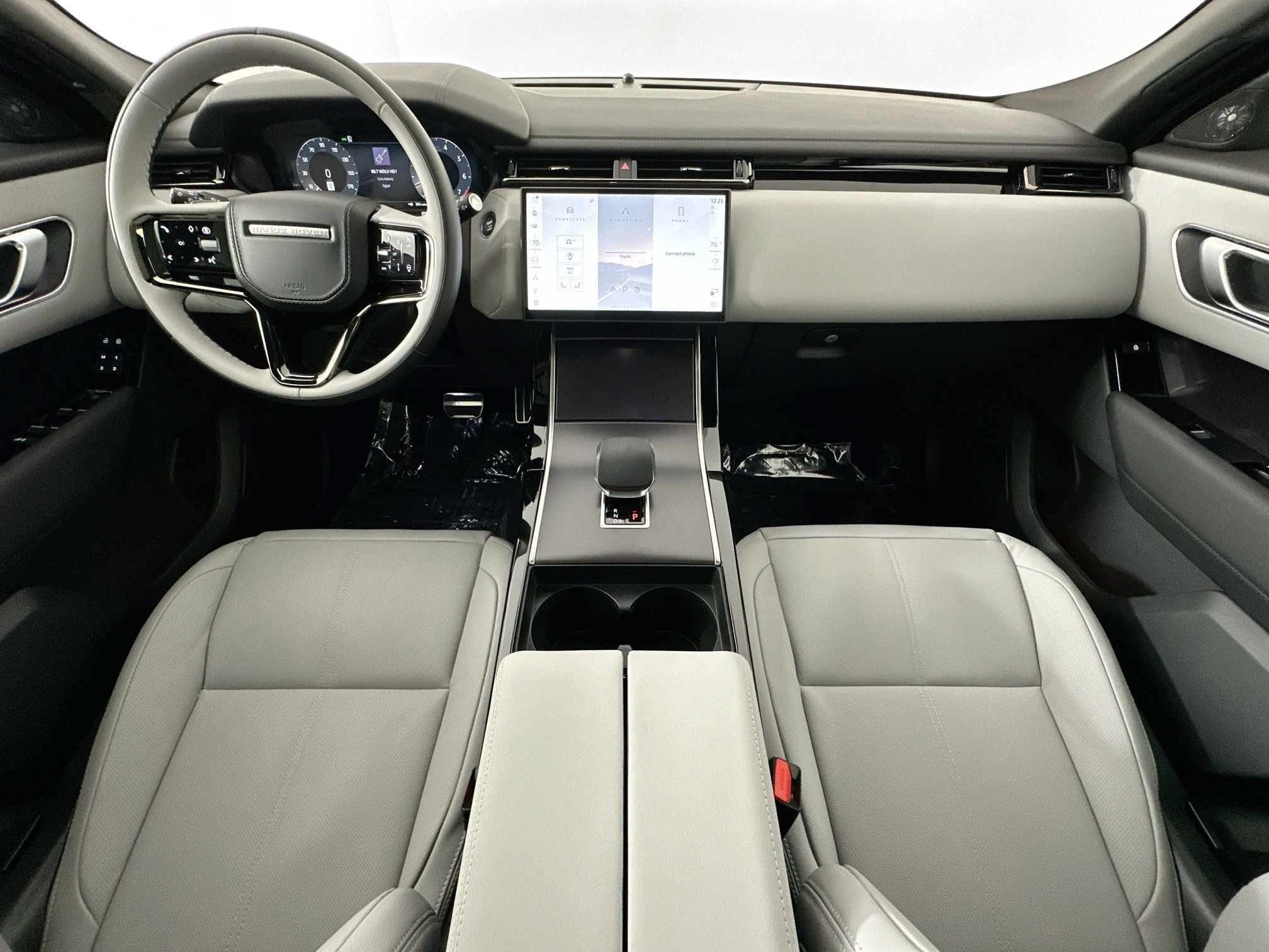 2026 Land Rover Range Rover Velar Dynamic SE