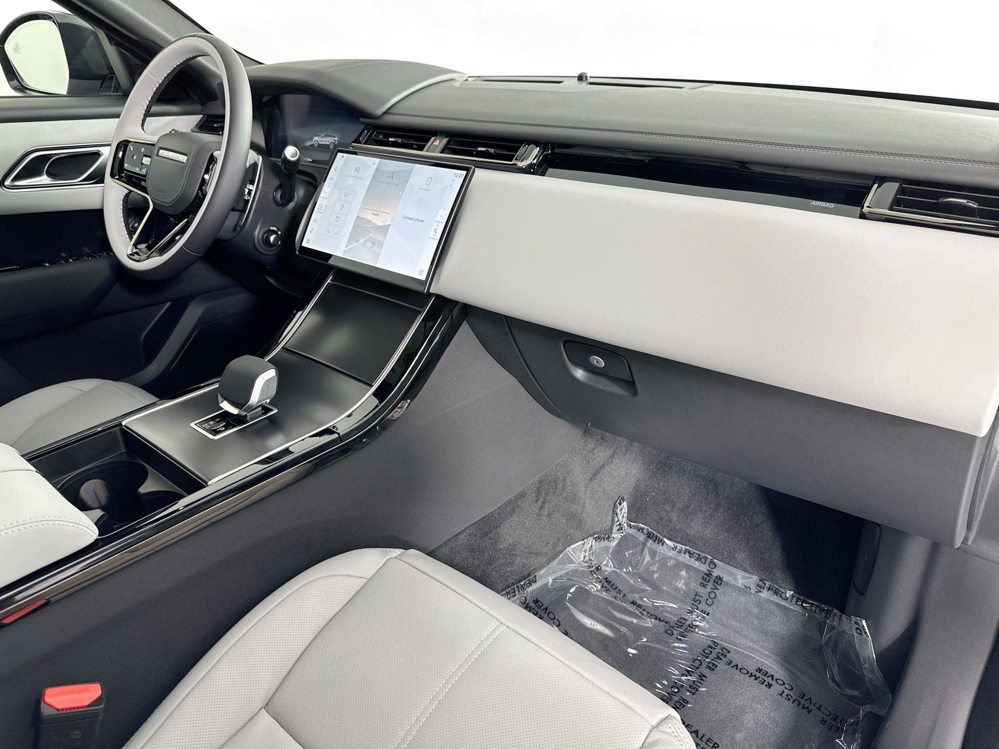 2026 Land Rover Range Rover Velar Dynamic SE