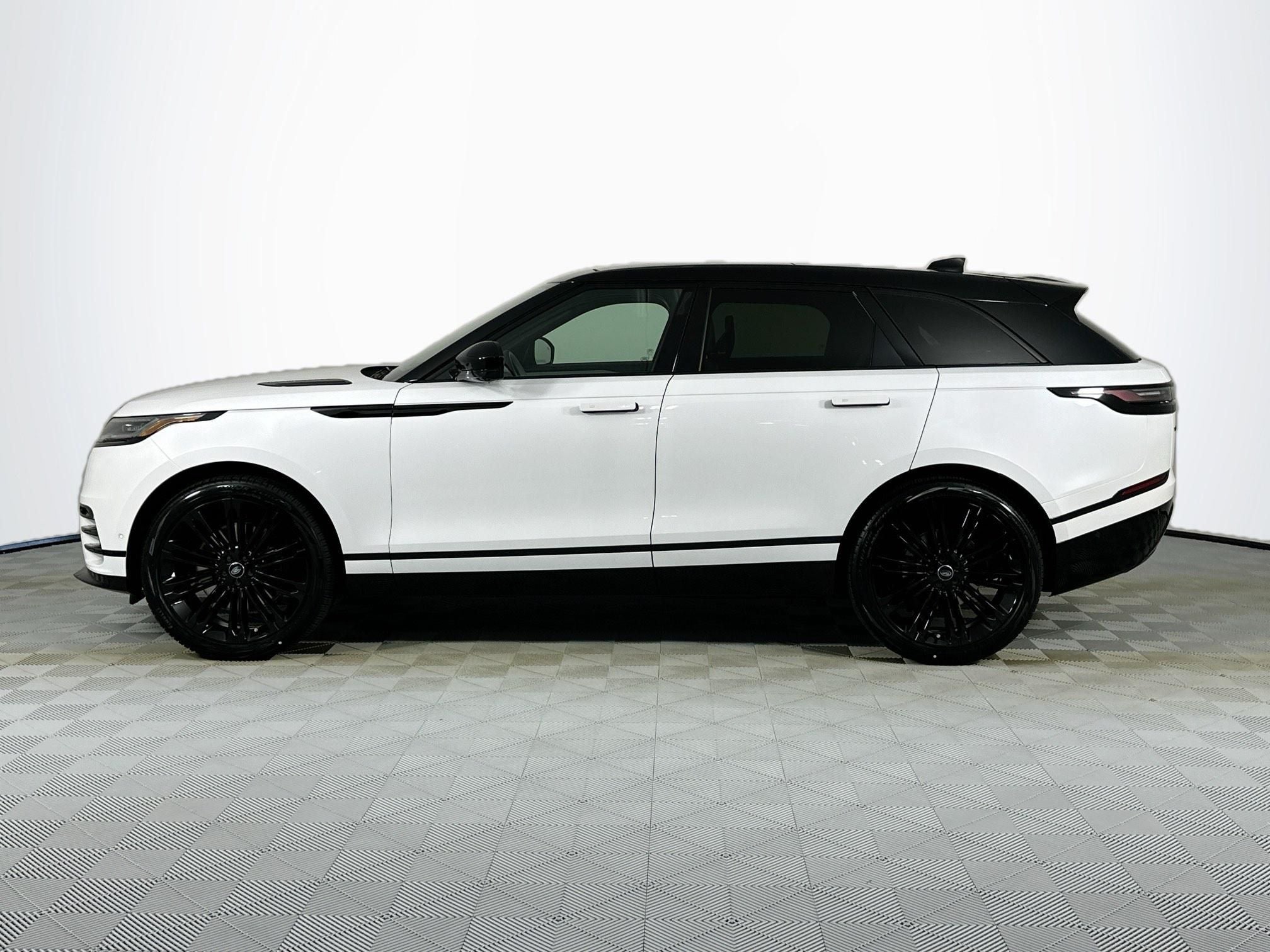 2026 Land Rover Range Rover Velar Dynamic SE