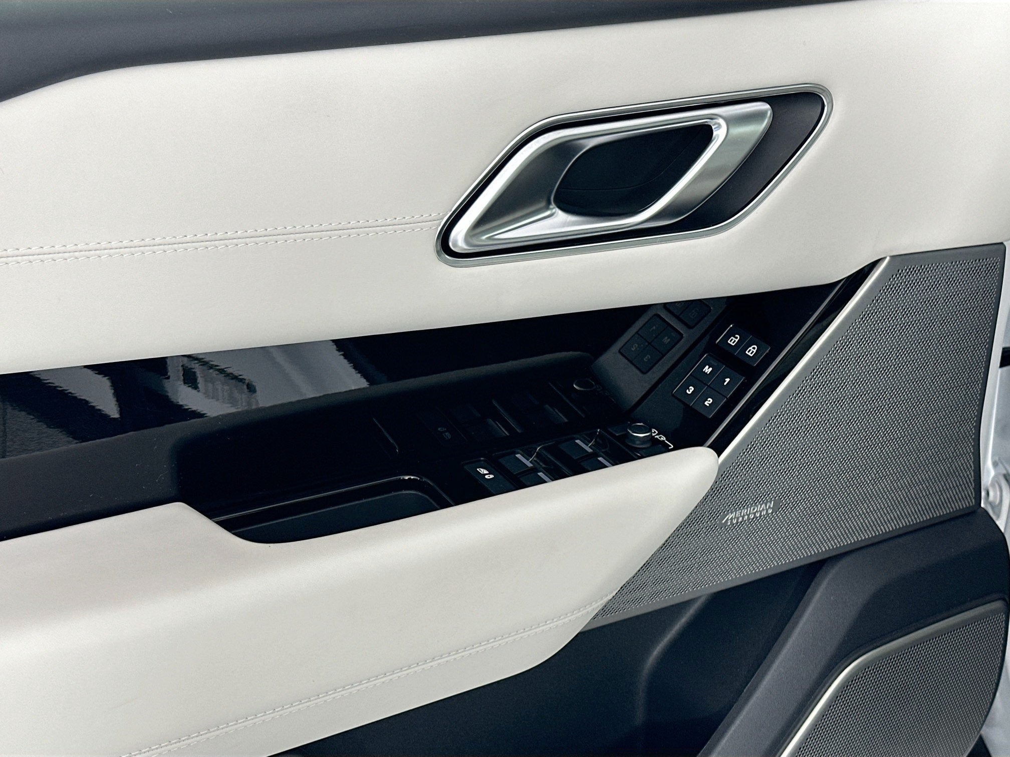 2022 Land Rover Range Rover Velar R-Dynamic HSE