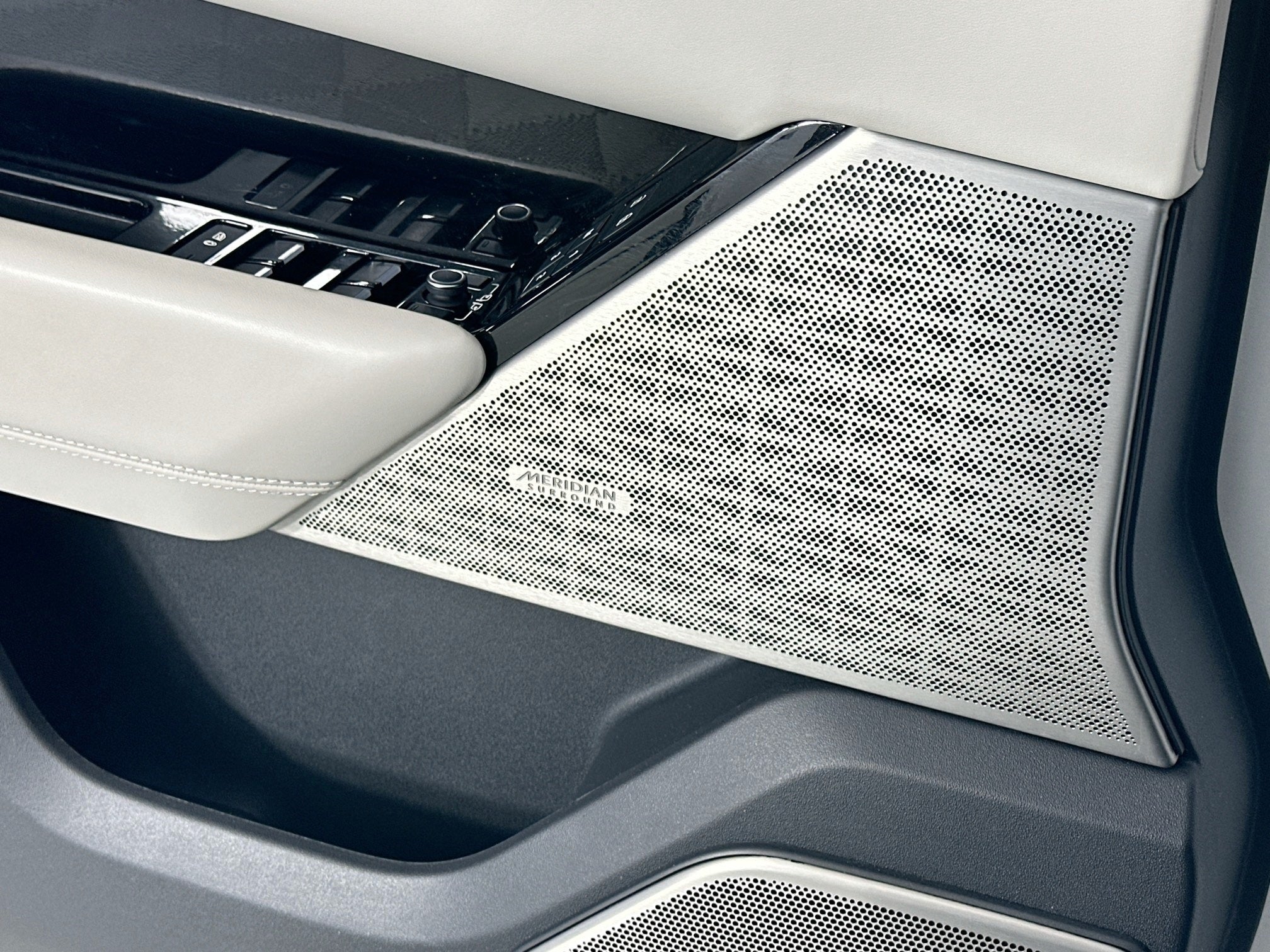 2022 Land Rover Range Rover Velar R-Dynamic HSE