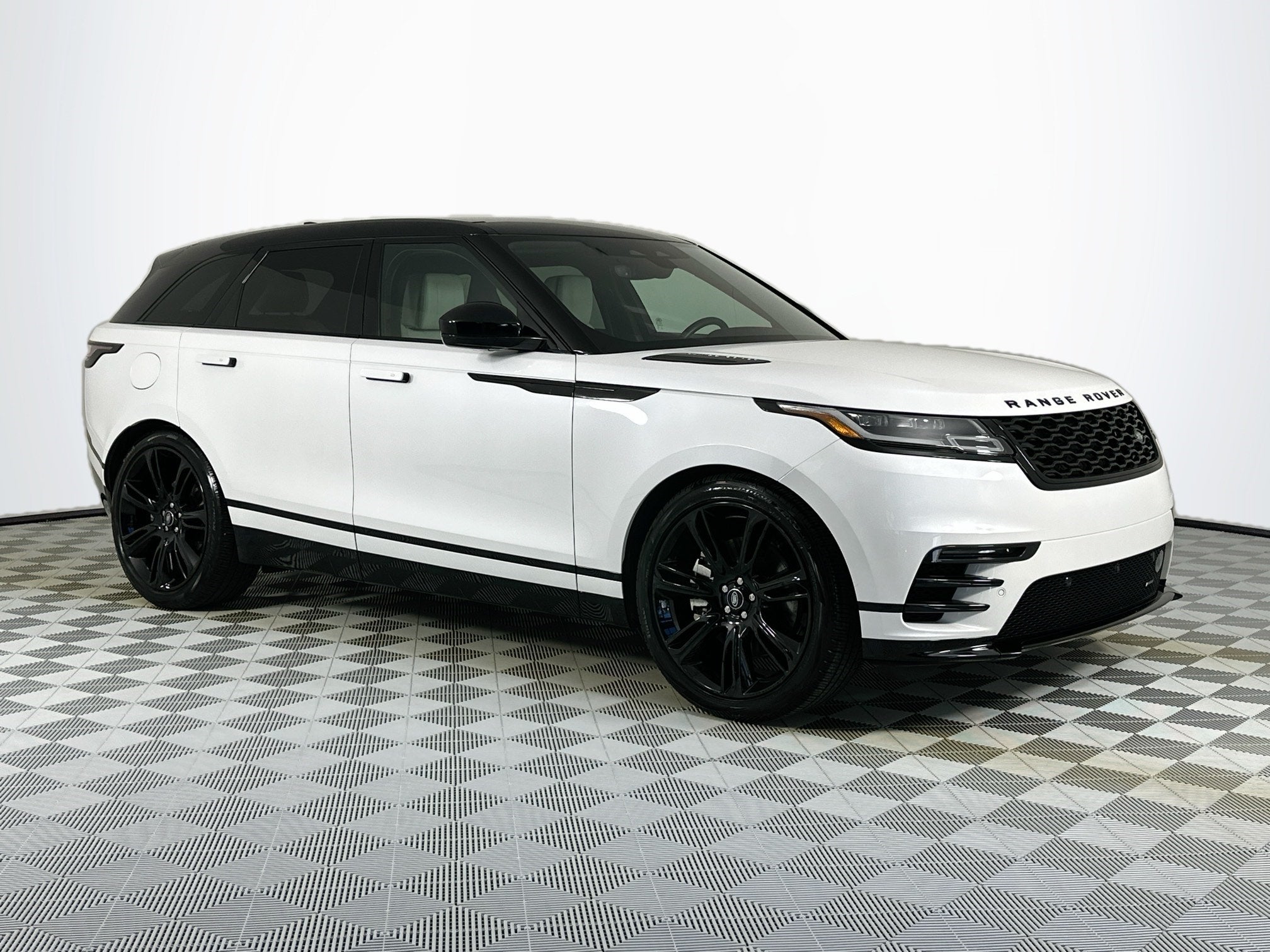 2022 Land Rover Range Rover Velar R-Dynamic HSE