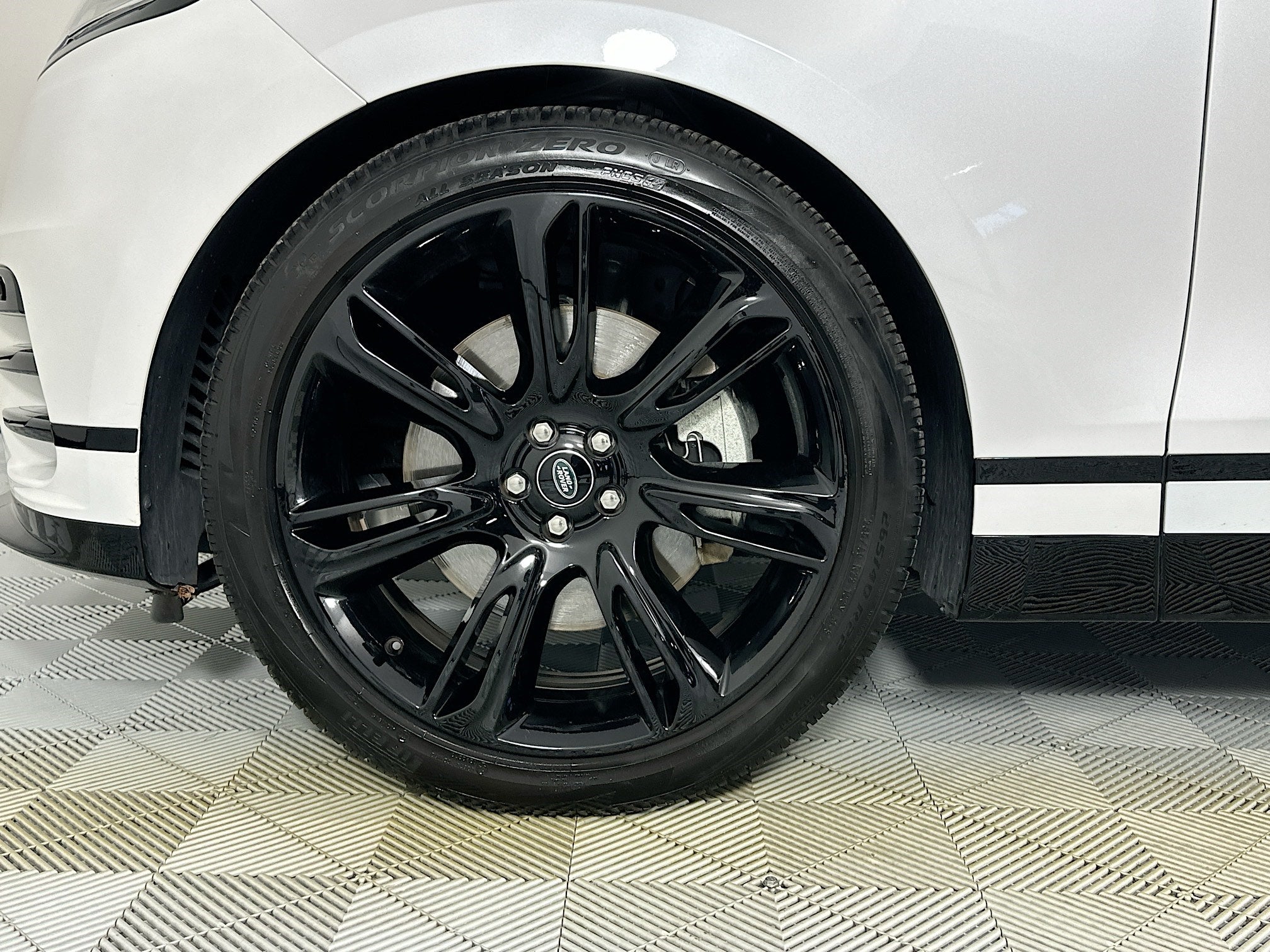 2022 Land Rover Range Rover Velar R-Dynamic HSE