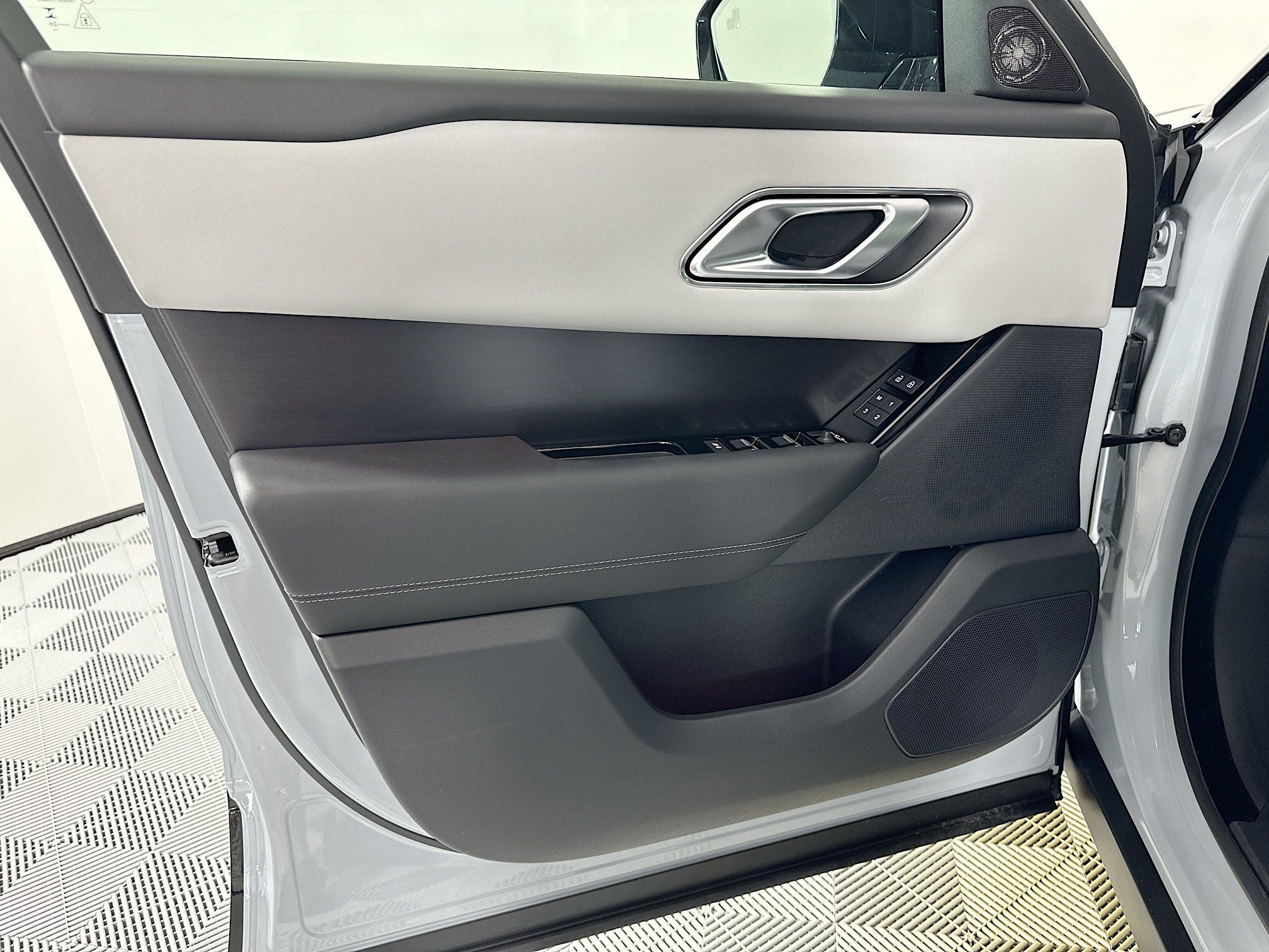 2026 Land Rover Range Rover Velar Base
