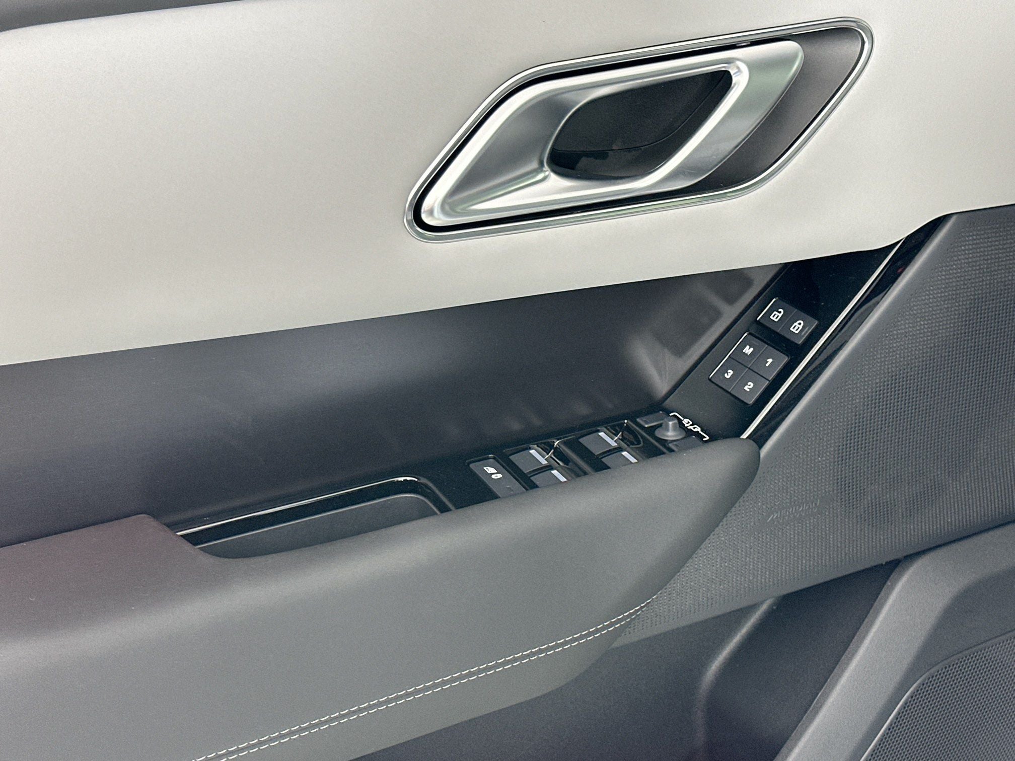2026 Land Rover Range Rover Velar Base
