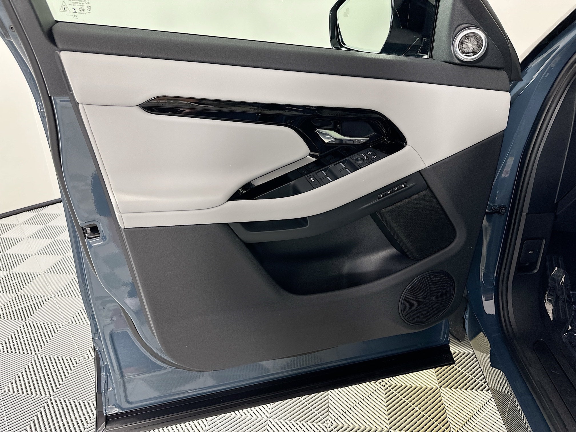 2026 Land Rover Range Rover Evoque S