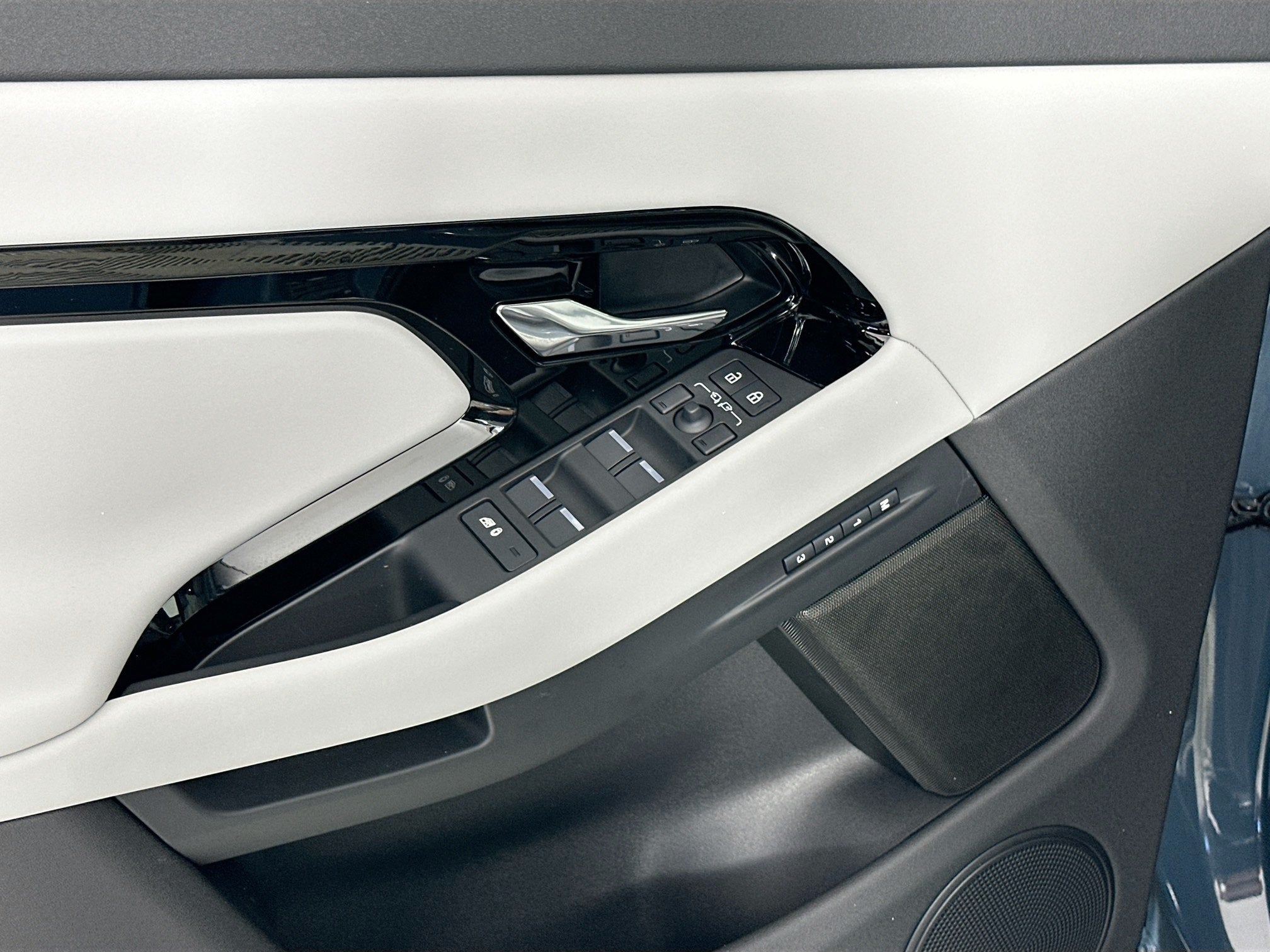 2026 Land Rover Range Rover Evoque S