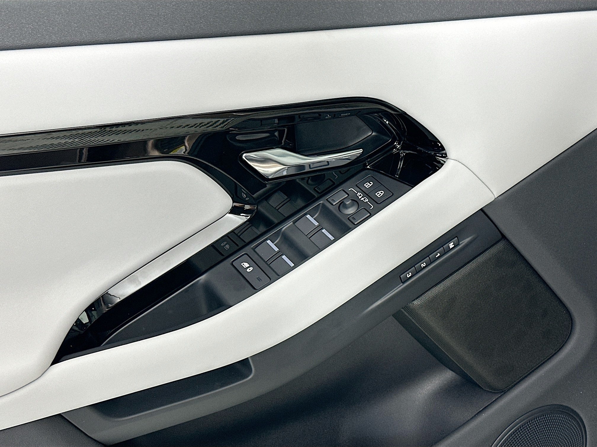 2026 Land Rover Range Rover Evoque S