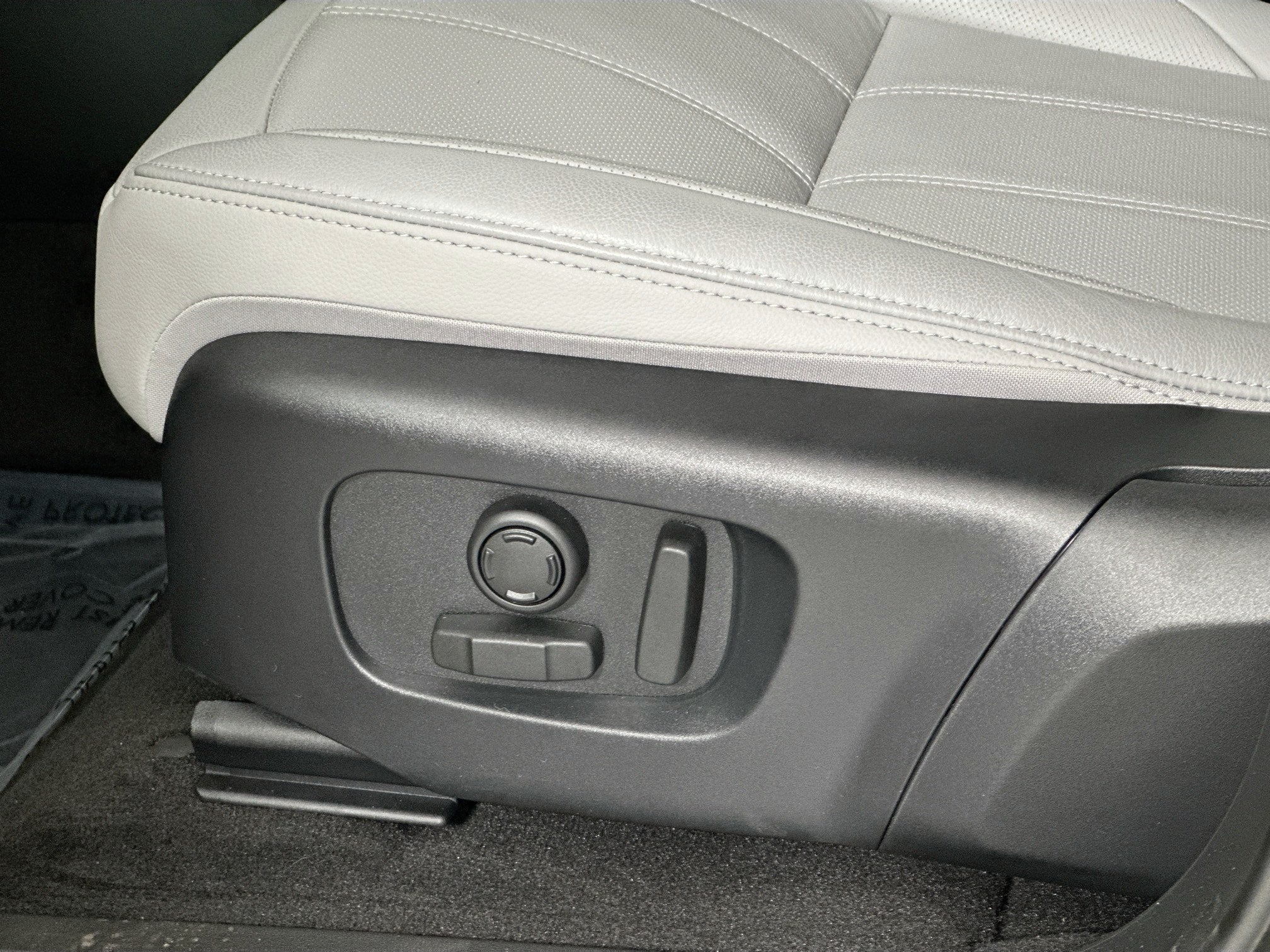 2026 Land Rover Range Rover Evoque S