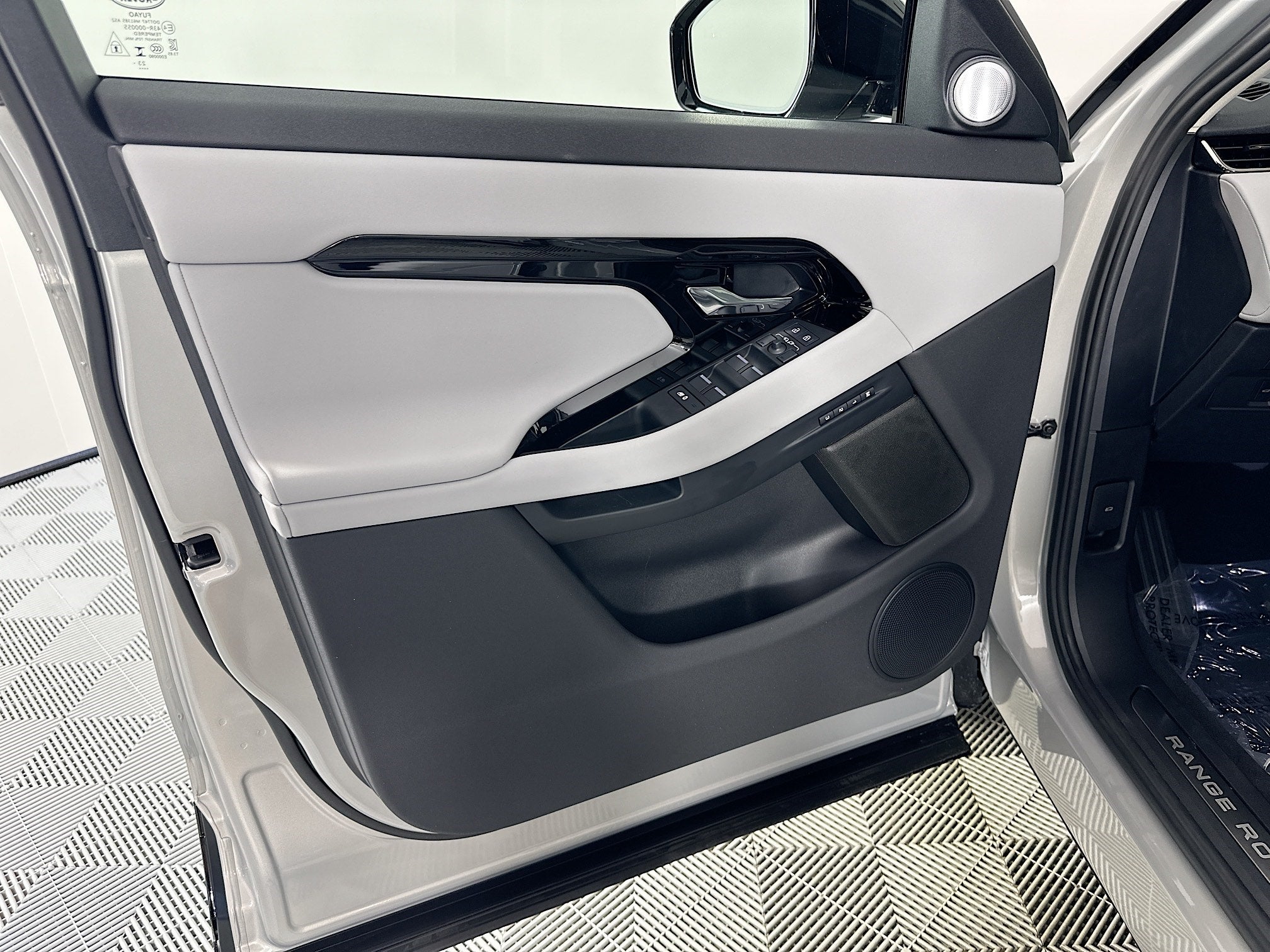 2024 Land Rover Range Rover Evoque Dynamic