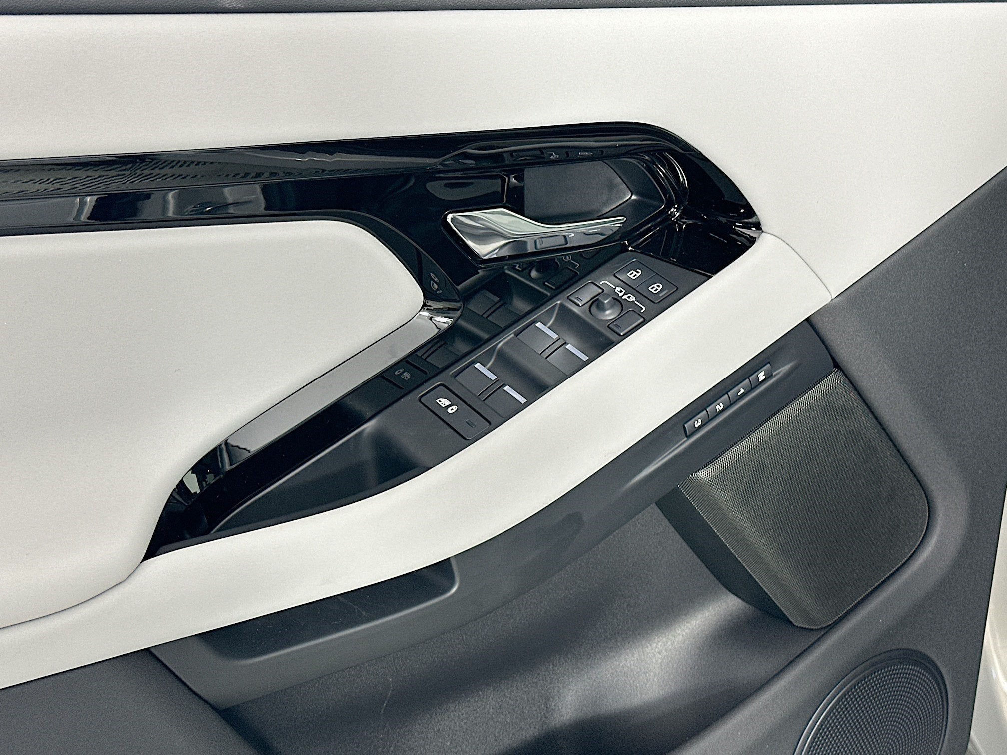 2024 Land Rover Range Rover Evoque Dynamic