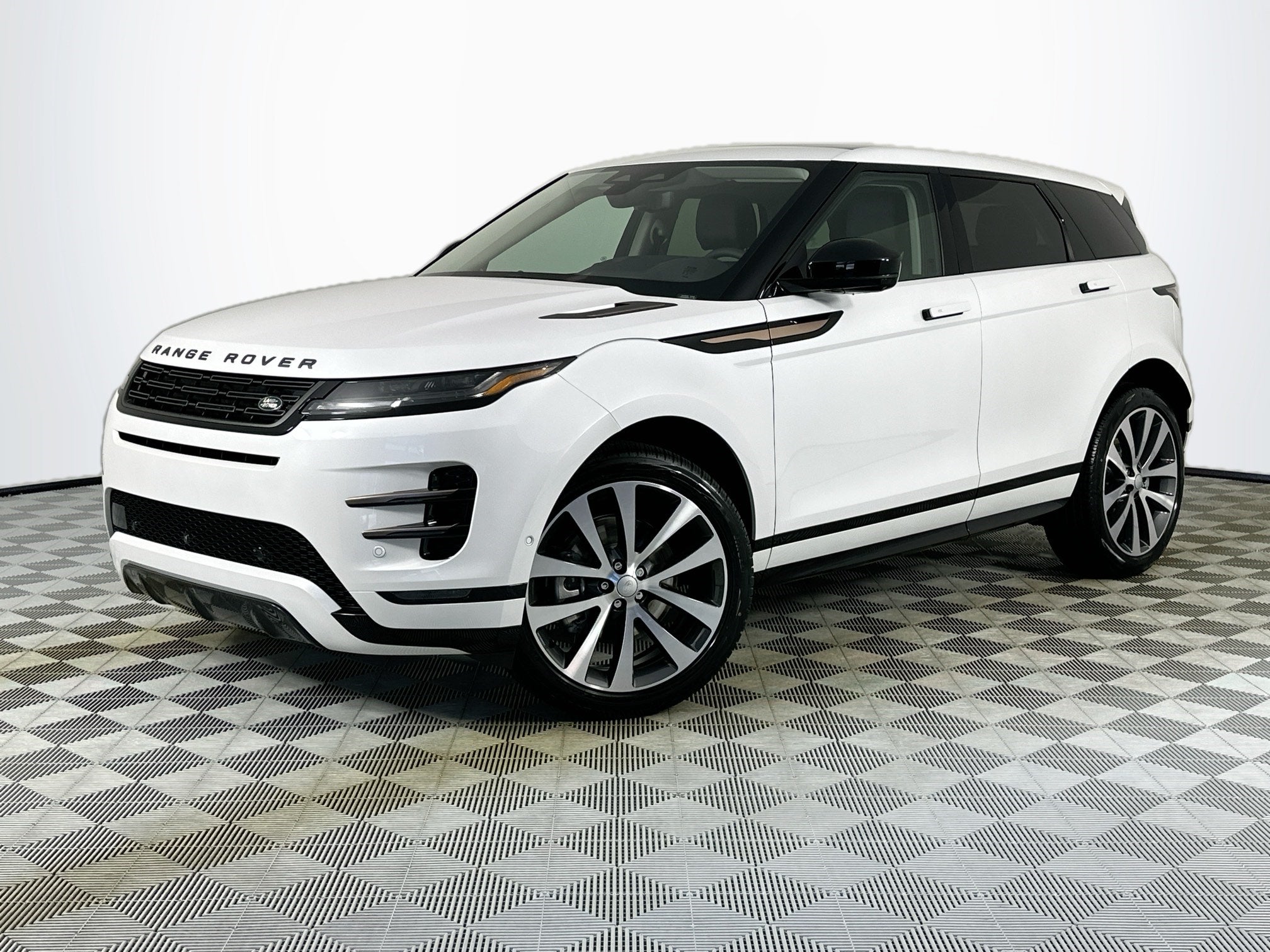 2024 Land Rover Range Rover Evoque Dynamic