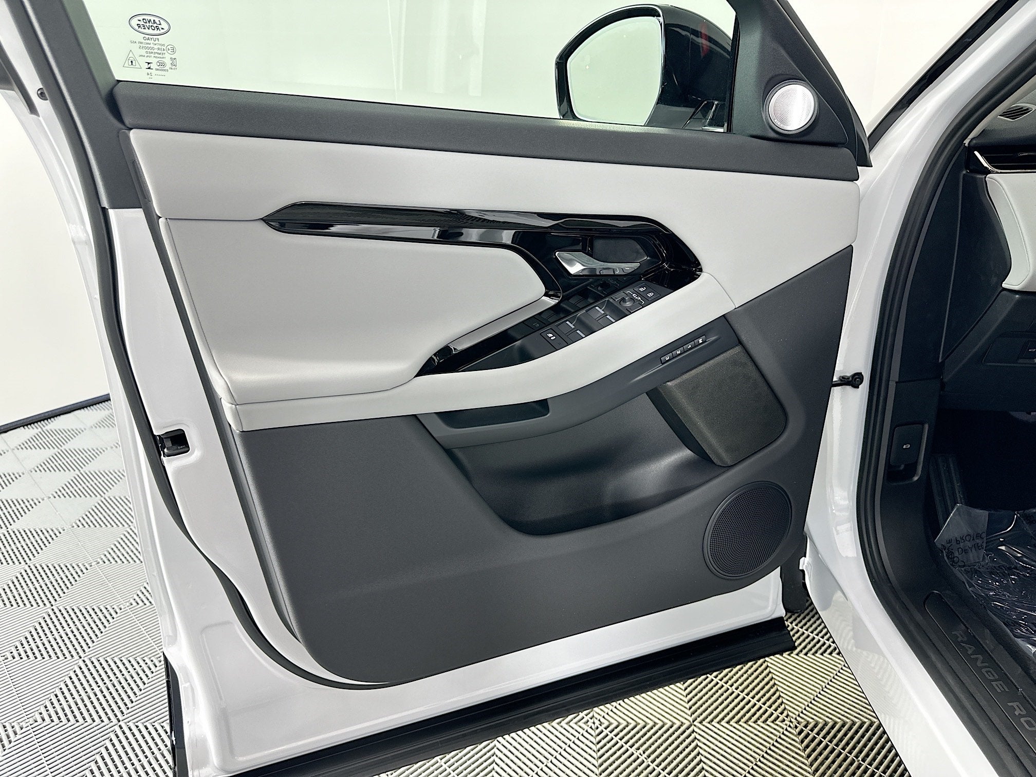 2024 Land Rover Range Rover Evoque Dynamic