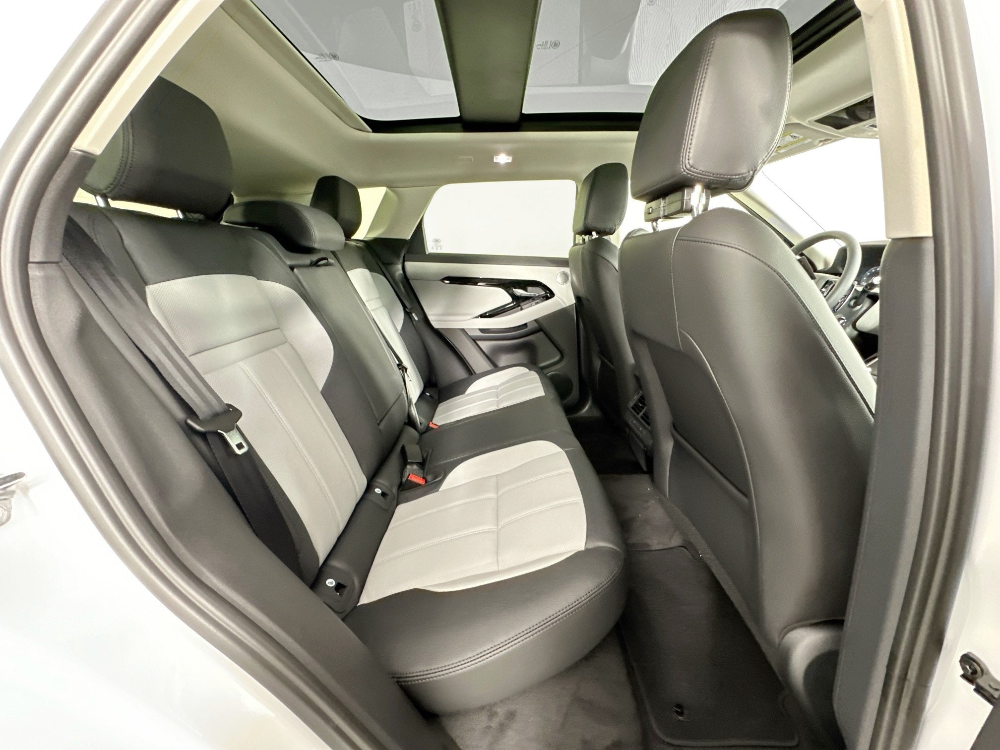 2024 Land Rover Range Rover Evoque Dynamic