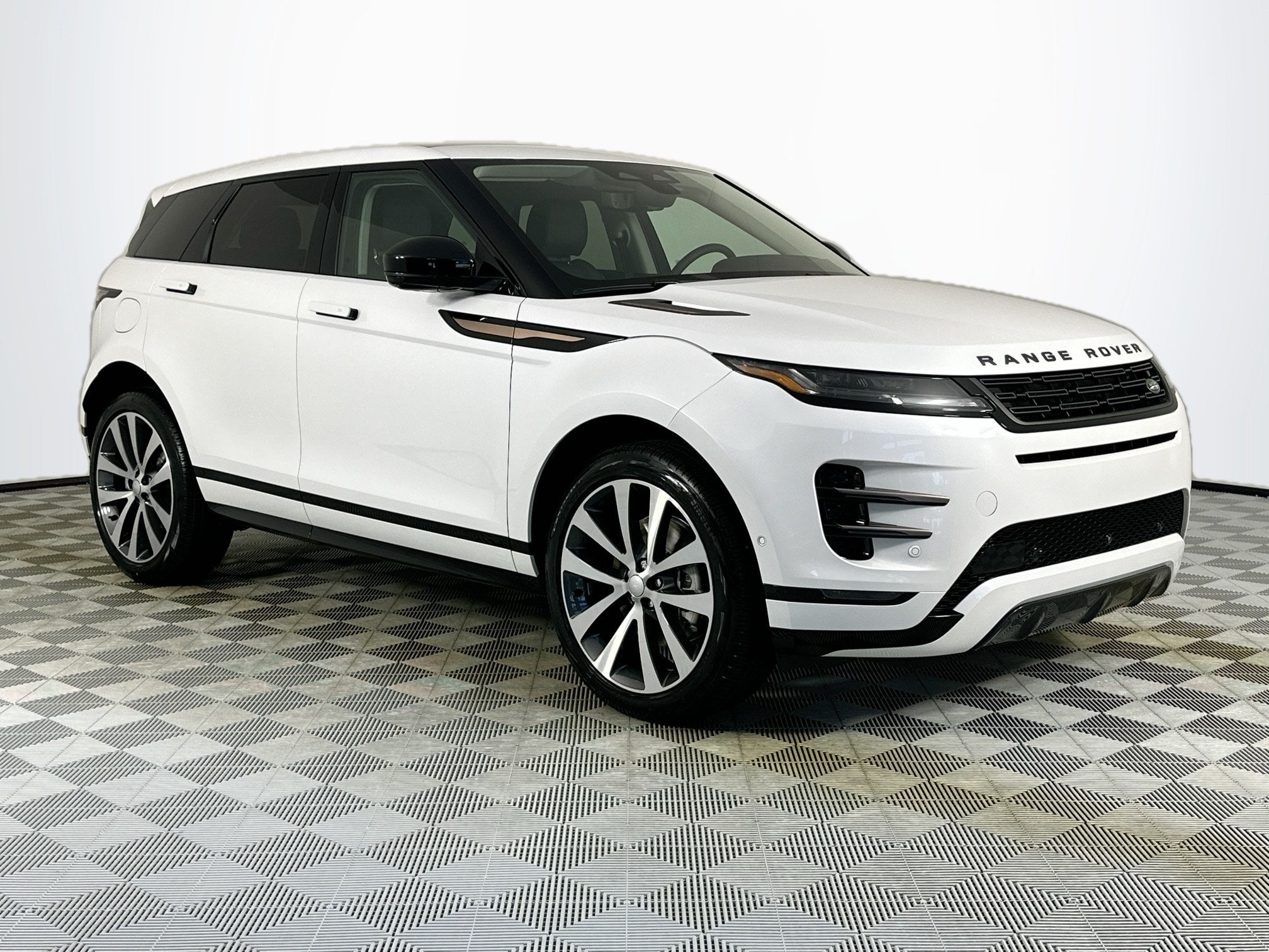 2024 Land Rover Range Rover Evoque Dynamic