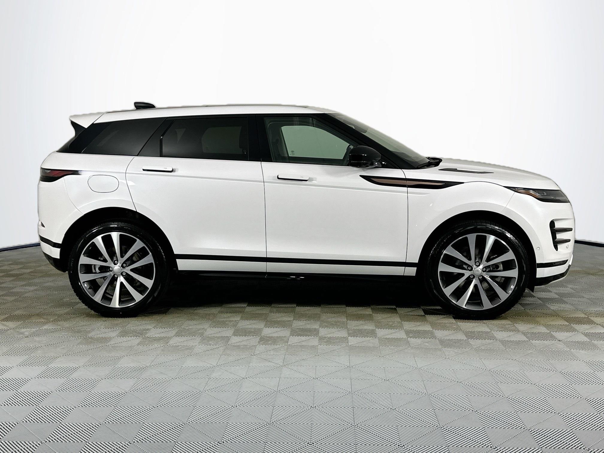 2024 Land Rover Range Rover Evoque Dynamic