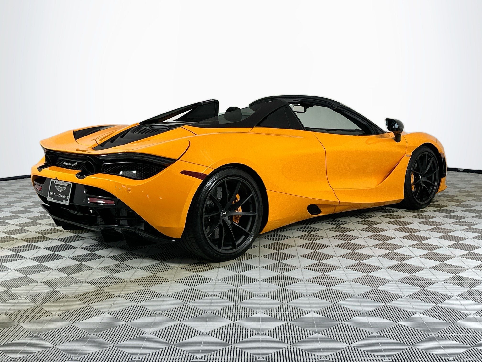 2022 McLaren 720S Performance