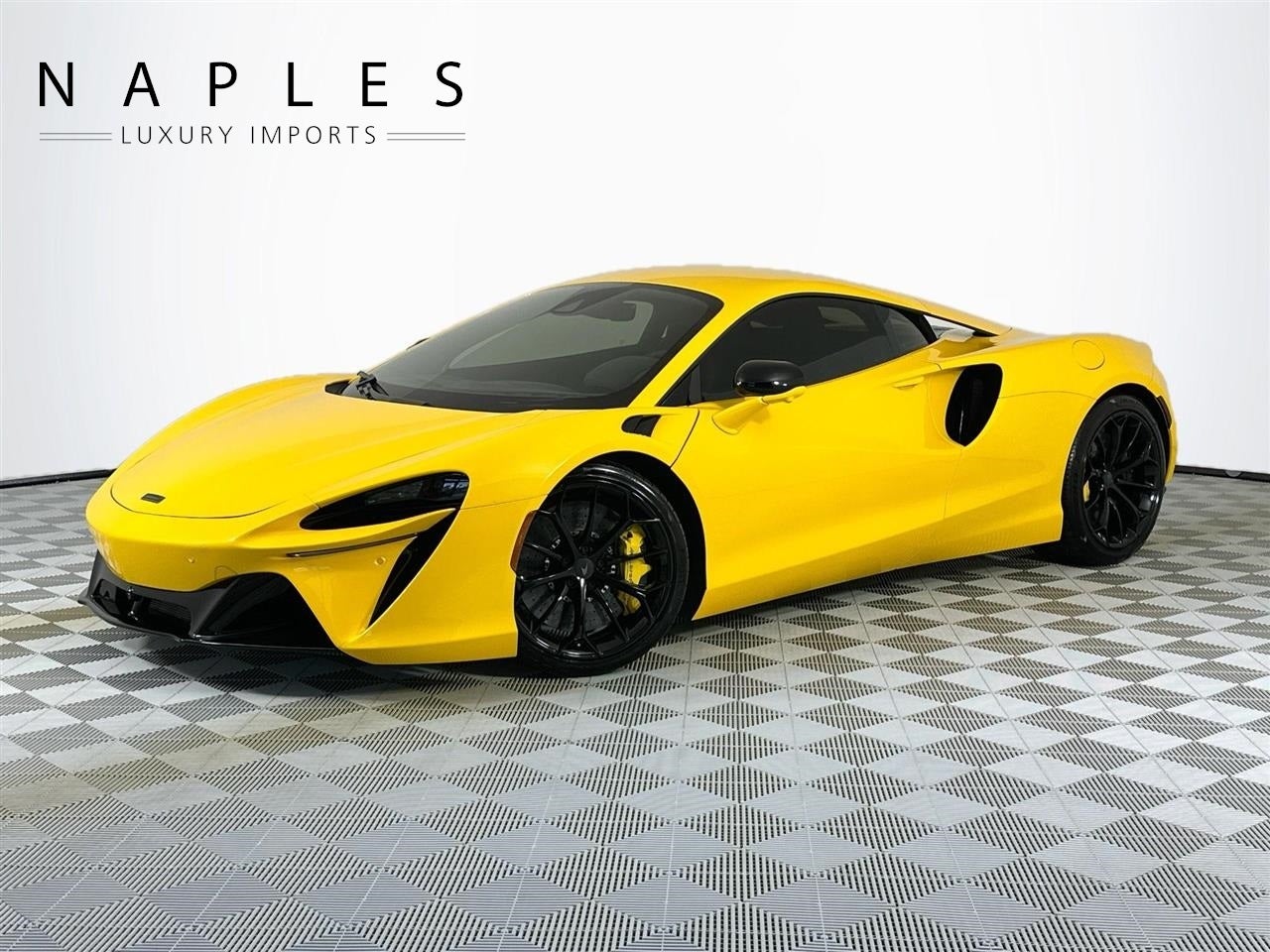 2025 McLaren Artura Base