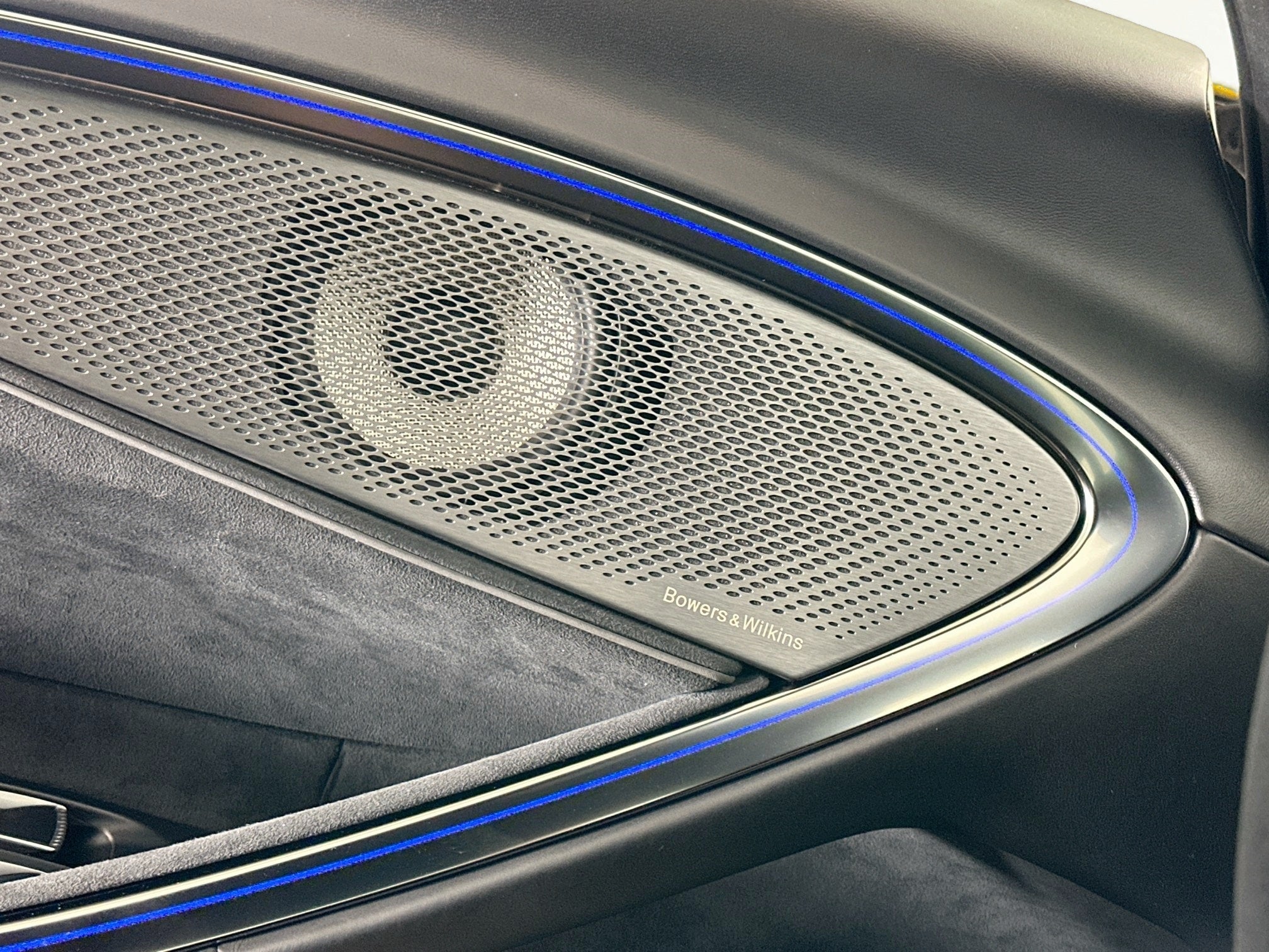 2025 McLaren Artura Base