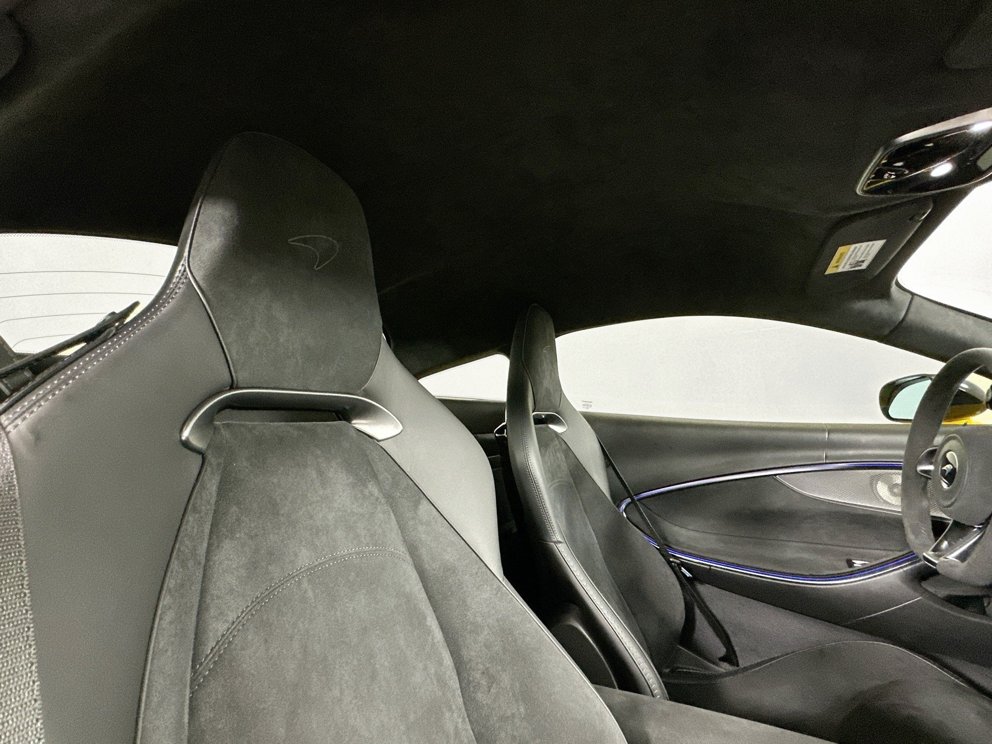 2025 McLaren Artura Base