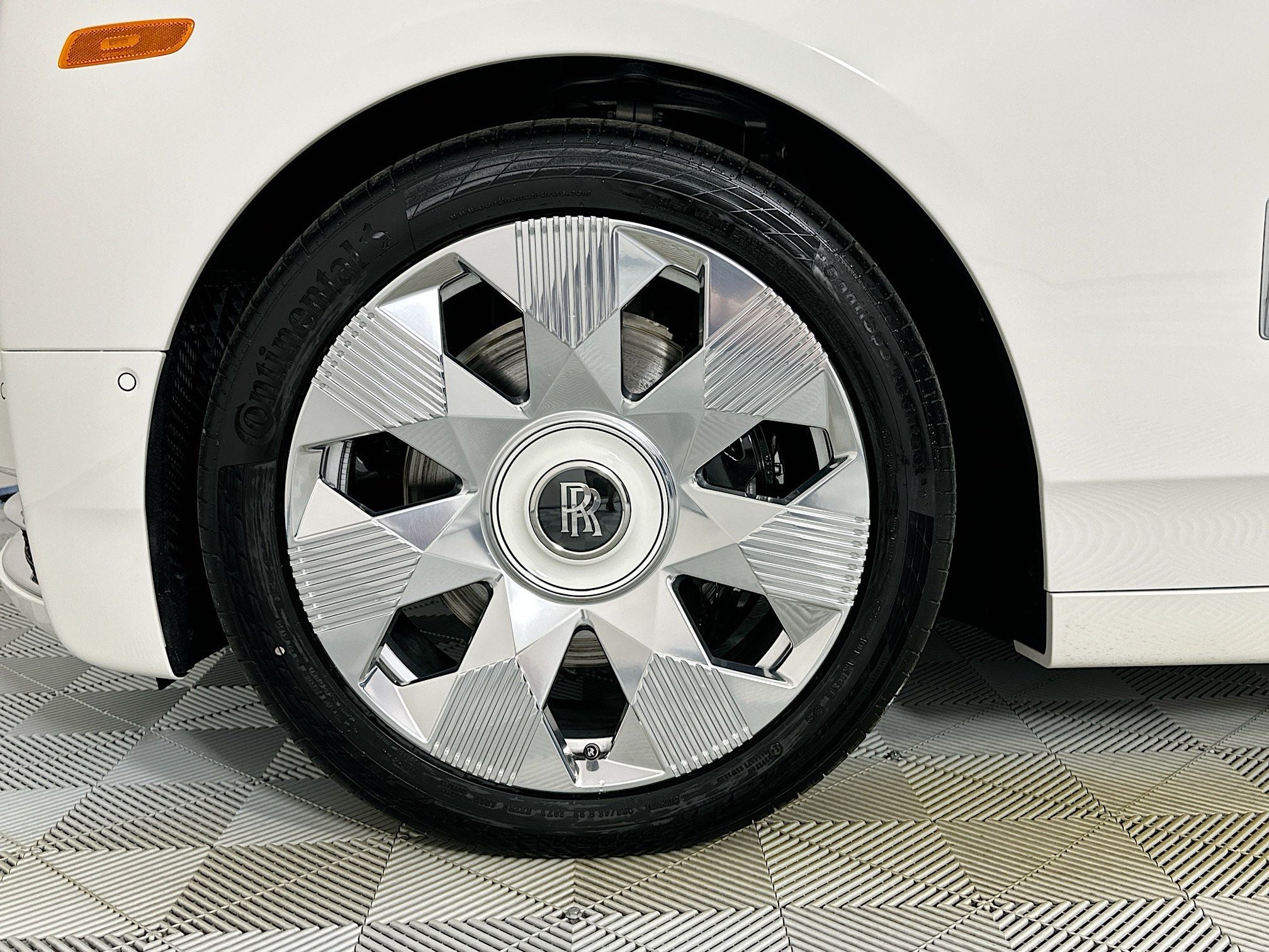 2026 Rolls-Royce Phantom Base