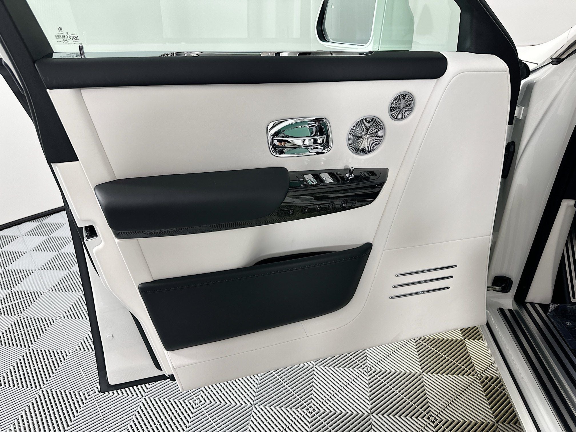 2026 Rolls-Royce Phantom Base