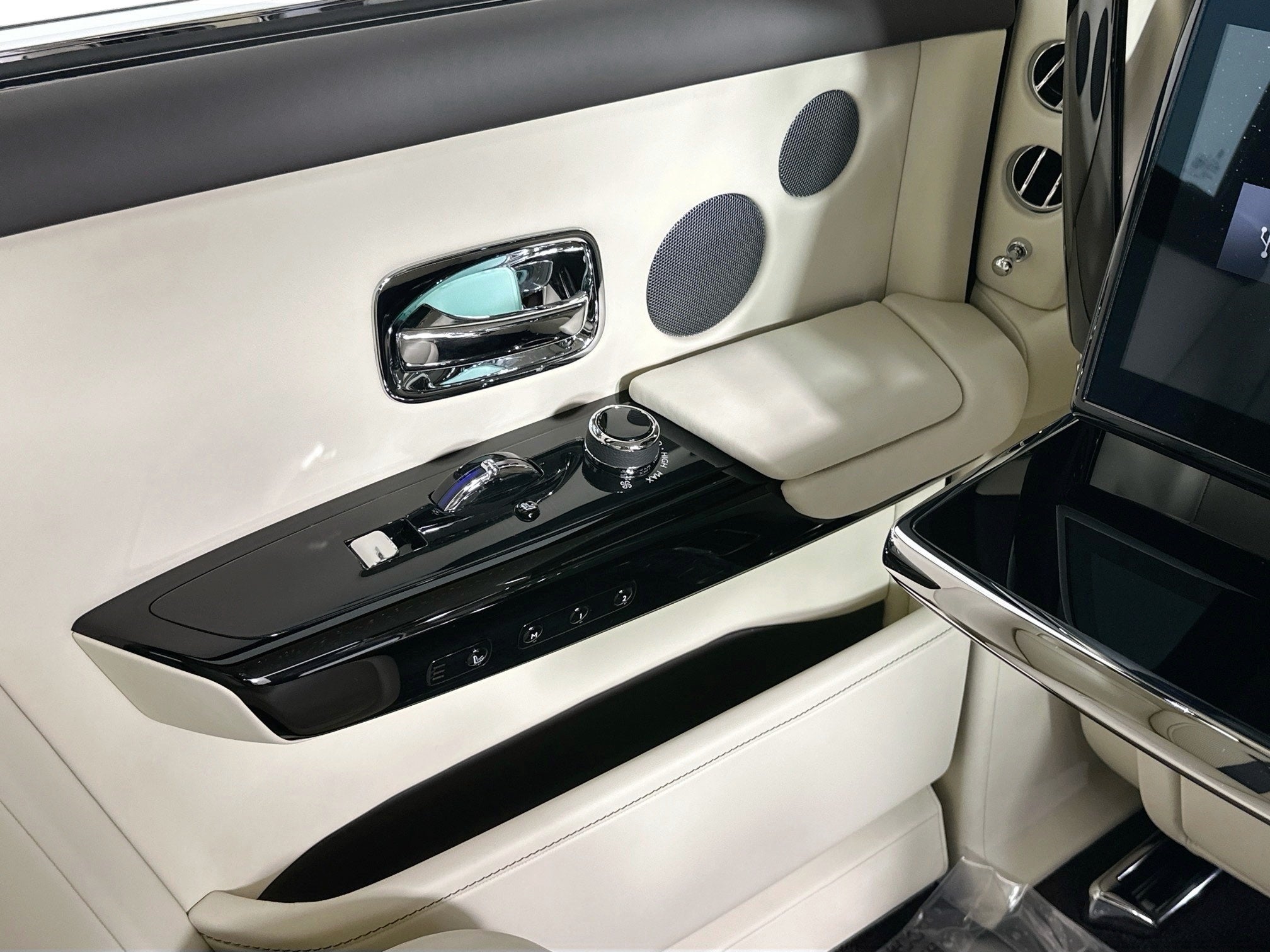 2026 Rolls-Royce Phantom 