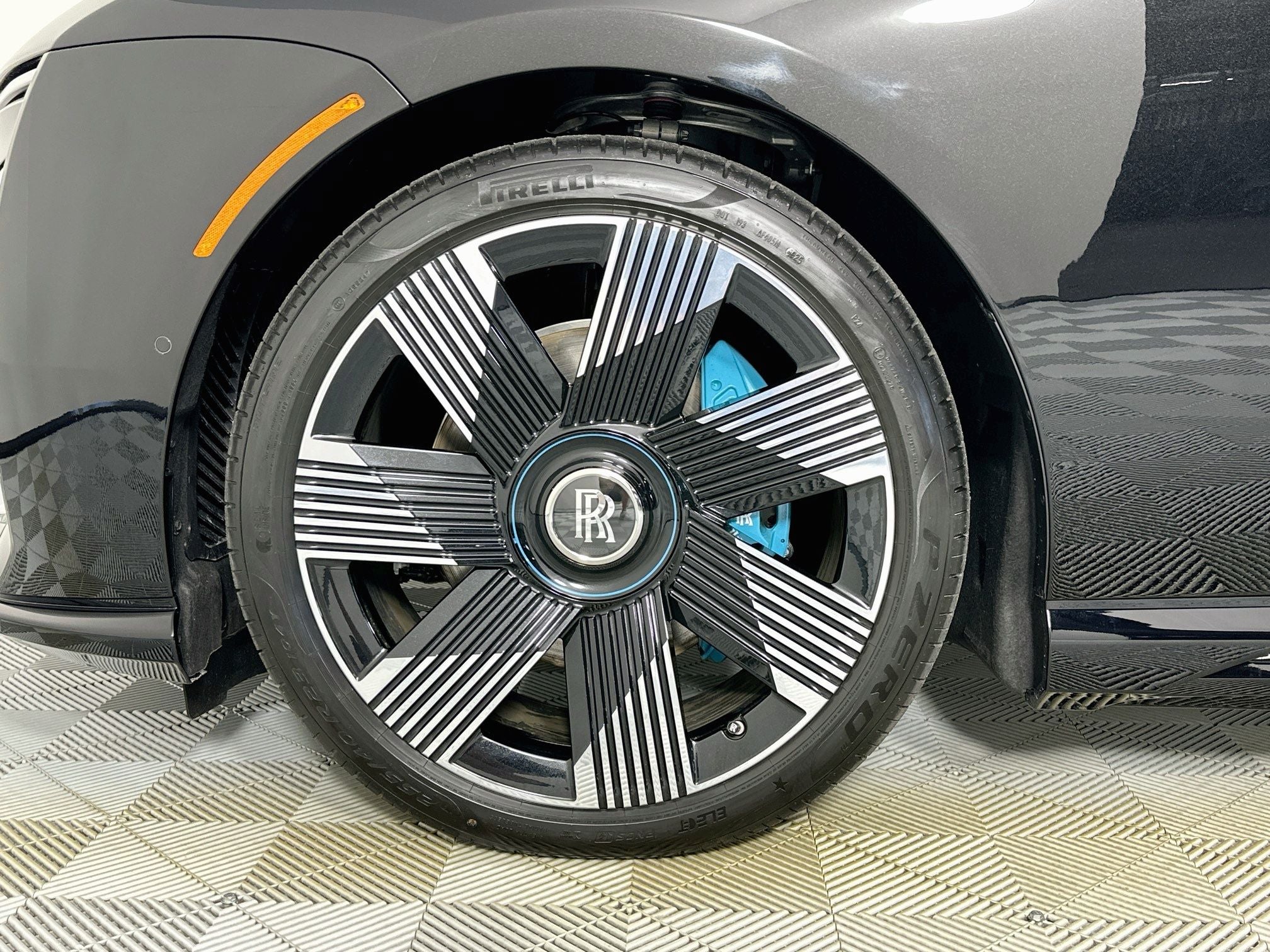 2026 Rolls-Royce Spectre Base