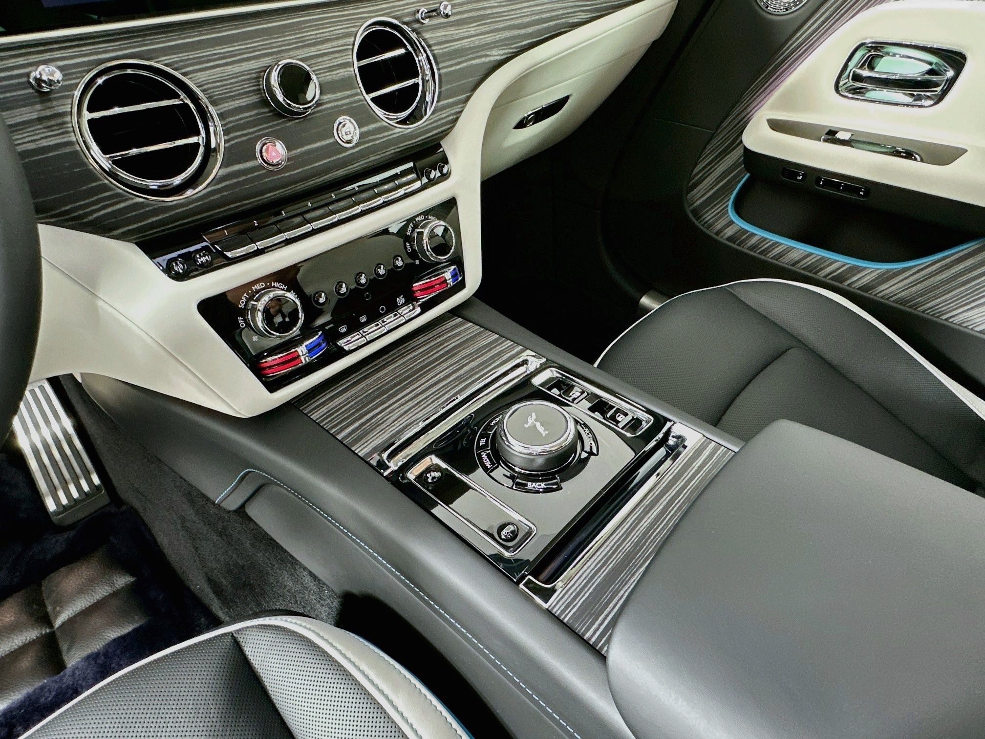 2026 Rolls-Royce Spectre Base