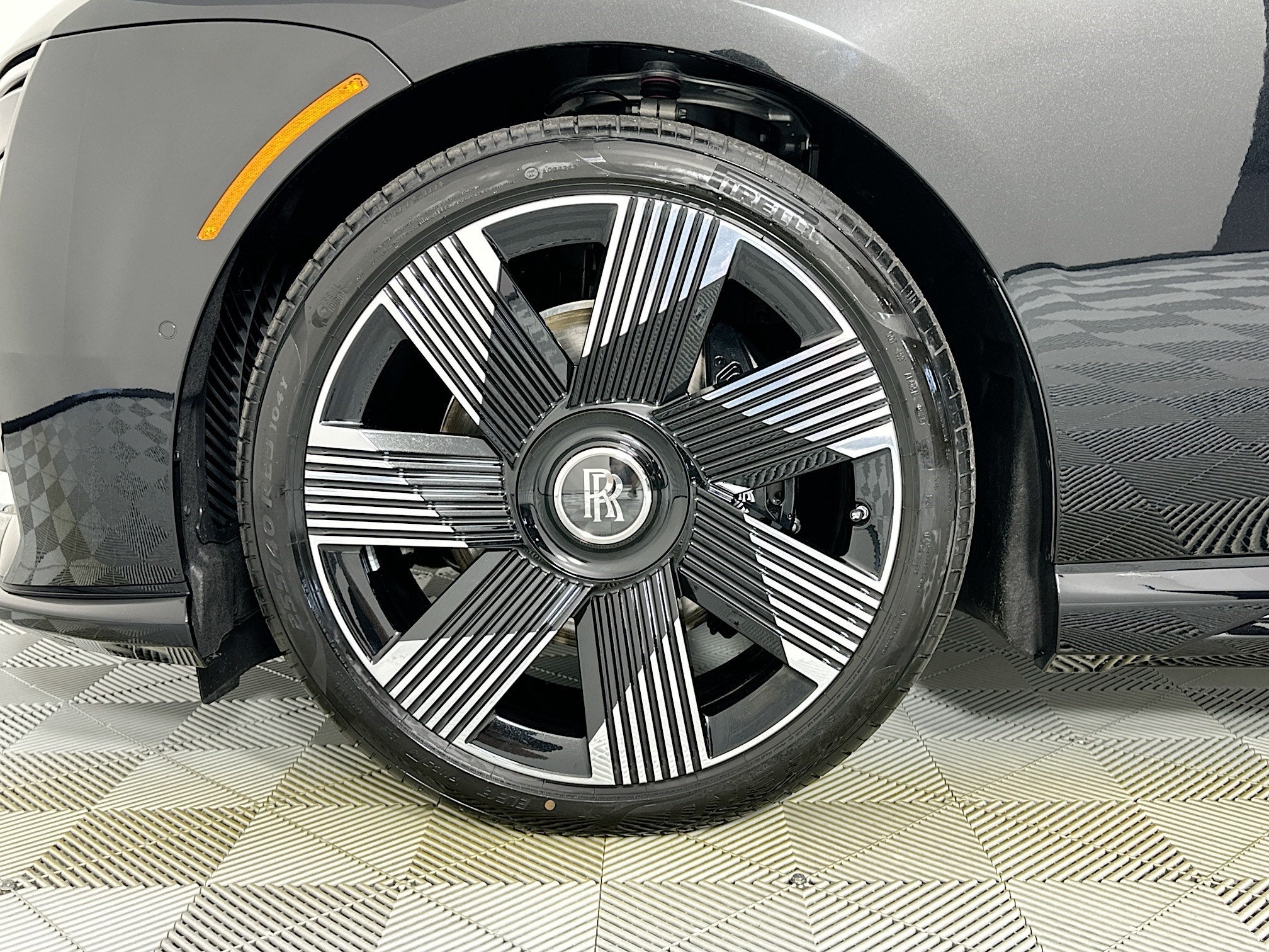 2026 Rolls-Royce Spectre 