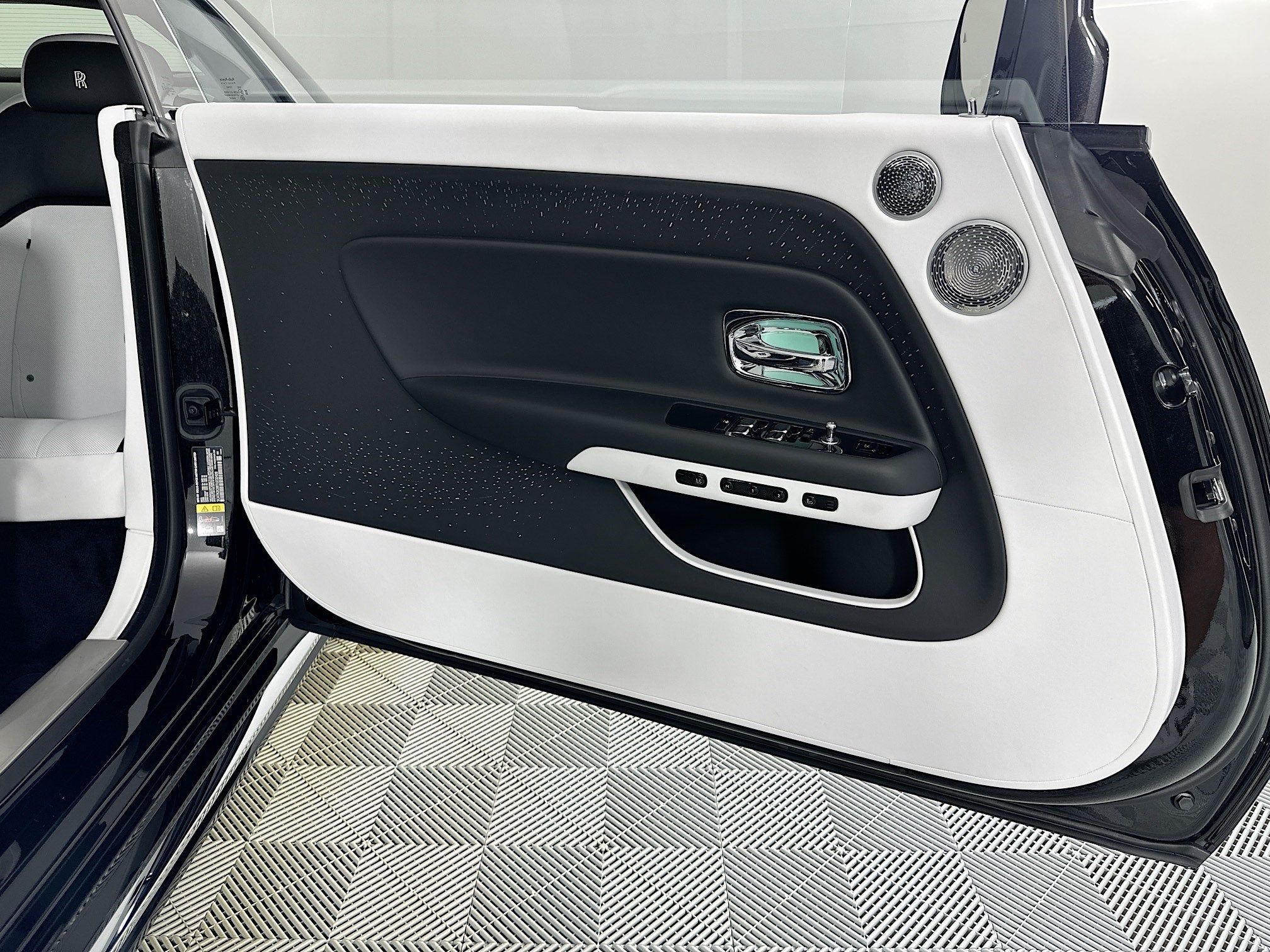 2026 Rolls-Royce Spectre 