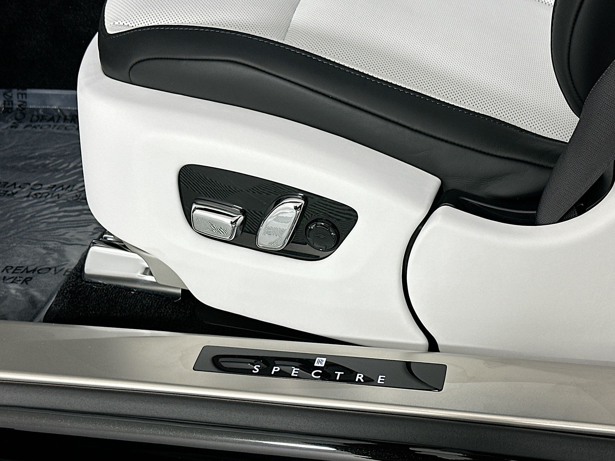 2026 Rolls-Royce Spectre 