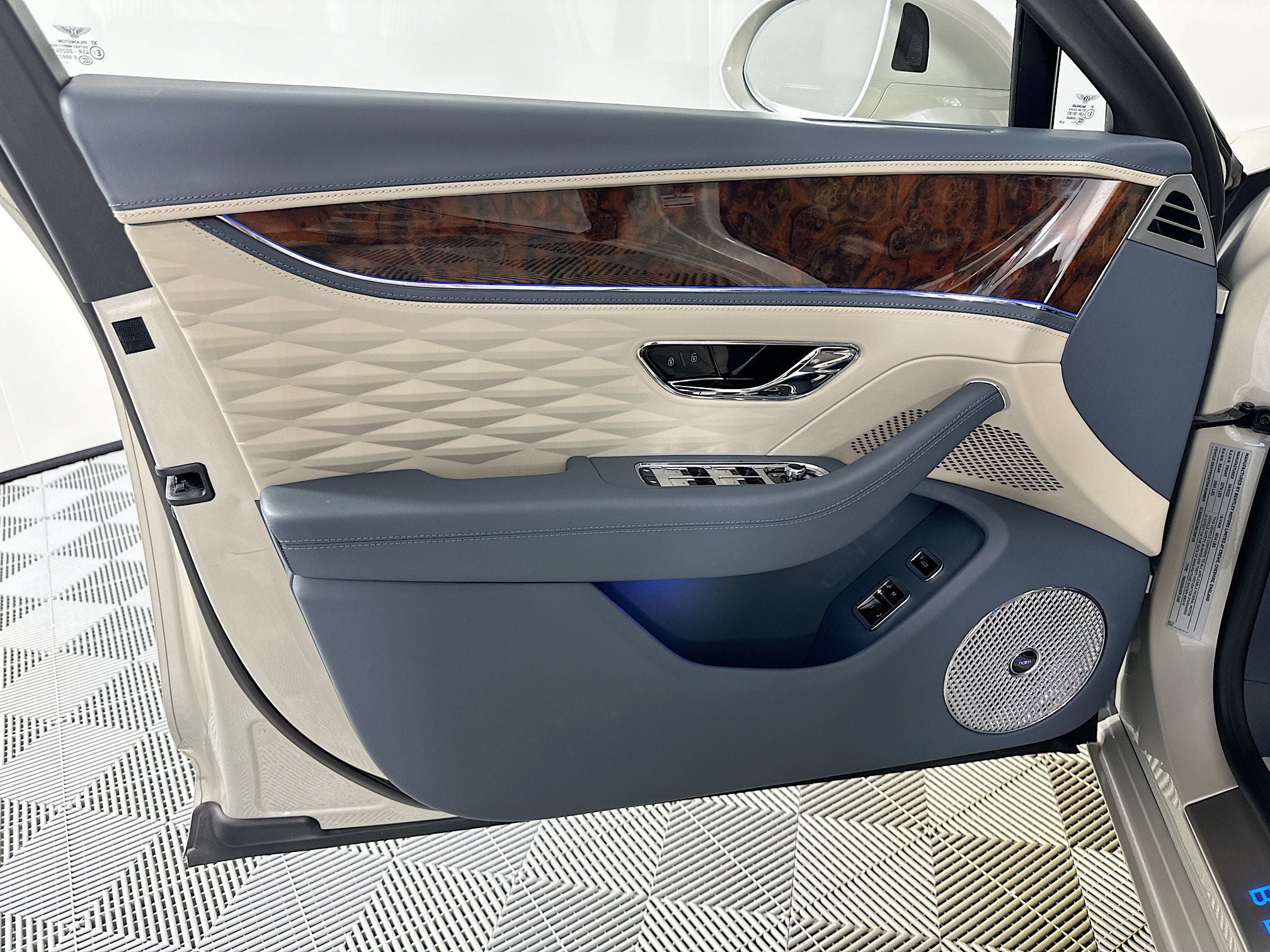 2022 Bentley Flying Spur W12 MDS