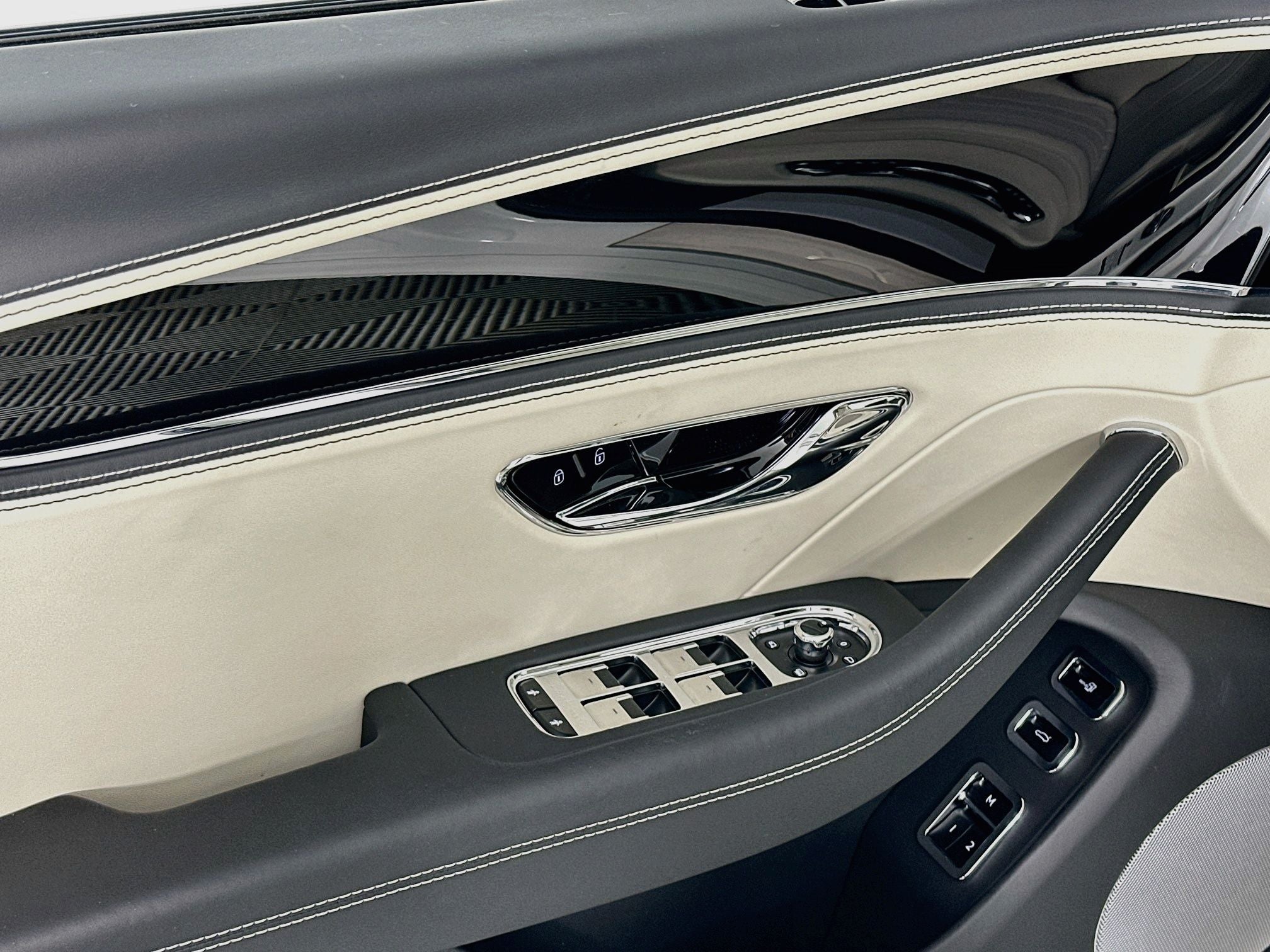 2026 Bentley Flying Spur Base