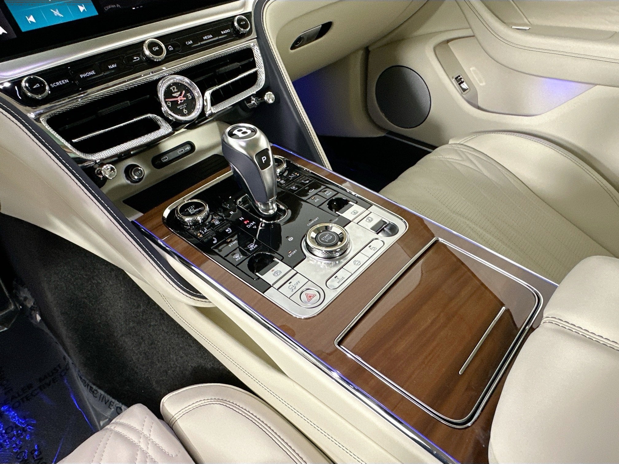 2026 Bentley Flying Spur Azure