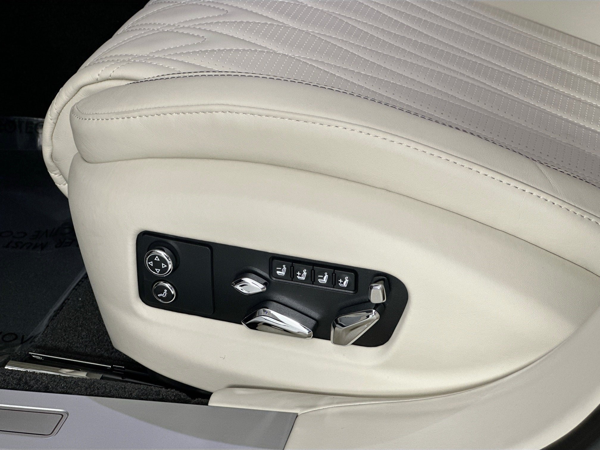 2026 Bentley Flying Spur Azure