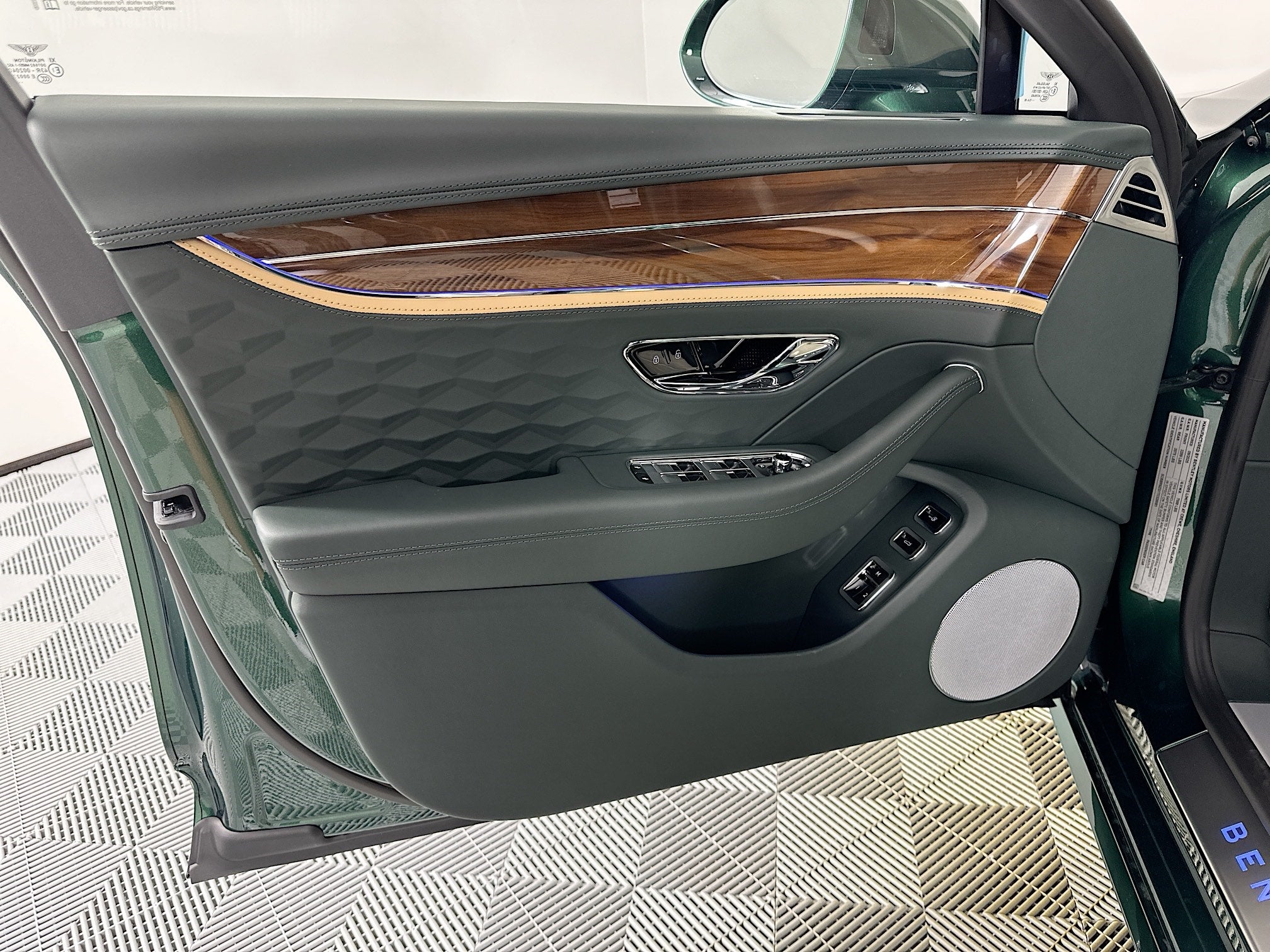 2026 Bentley Flying Spur Mulliner