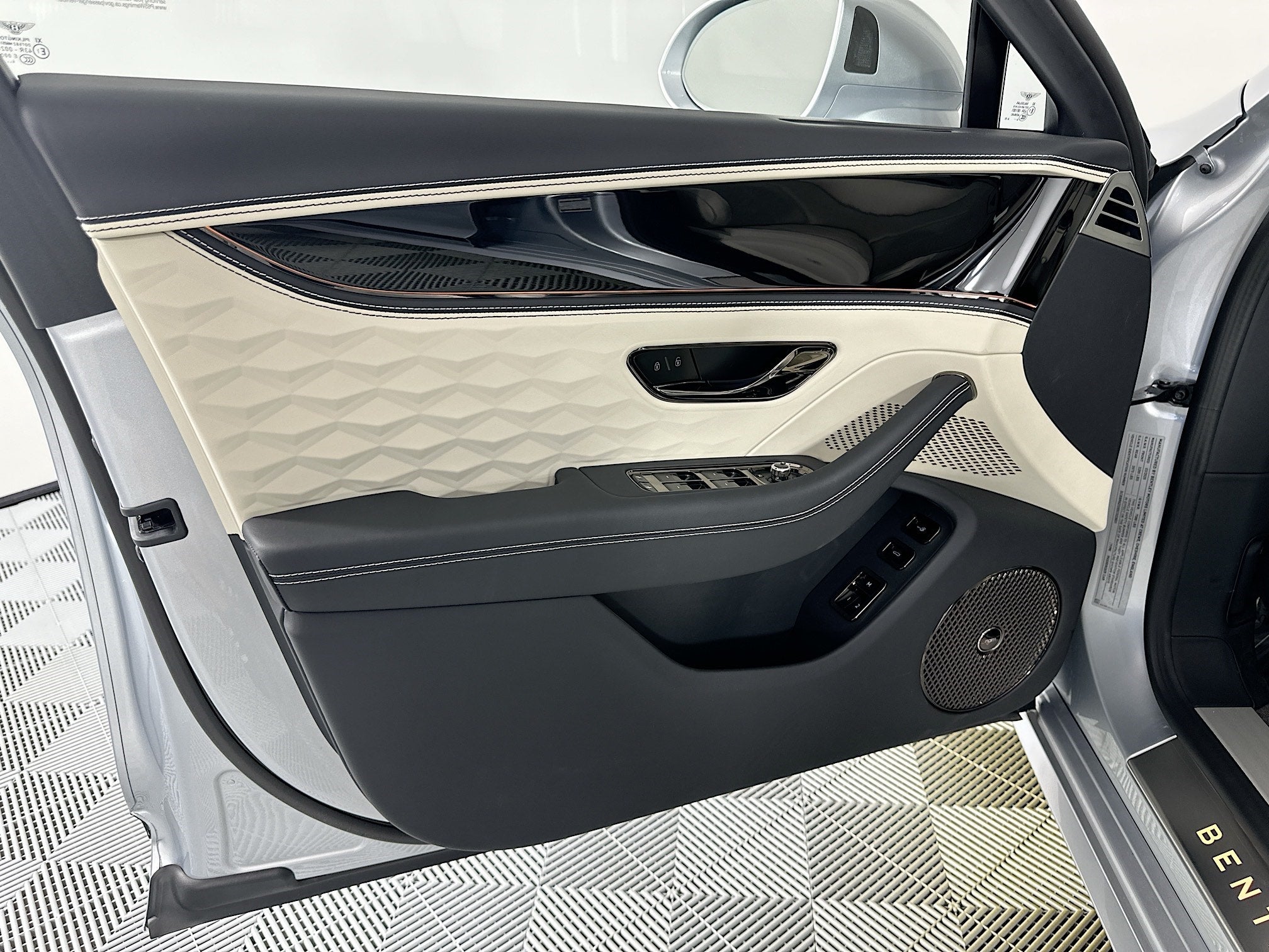 2025 Bentley Flying Spur Speed