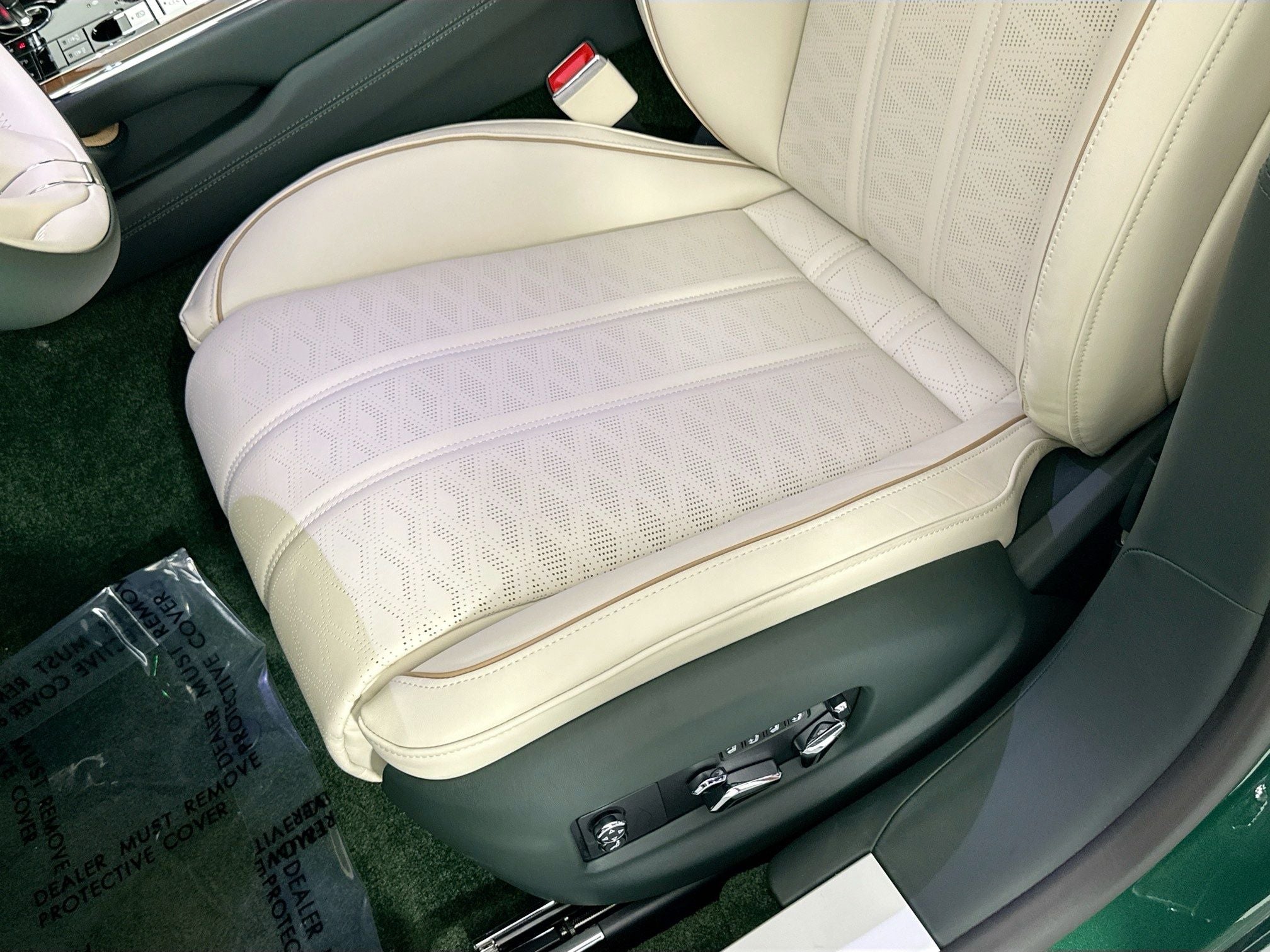 2026 Bentley Flying Spur Mulliner
