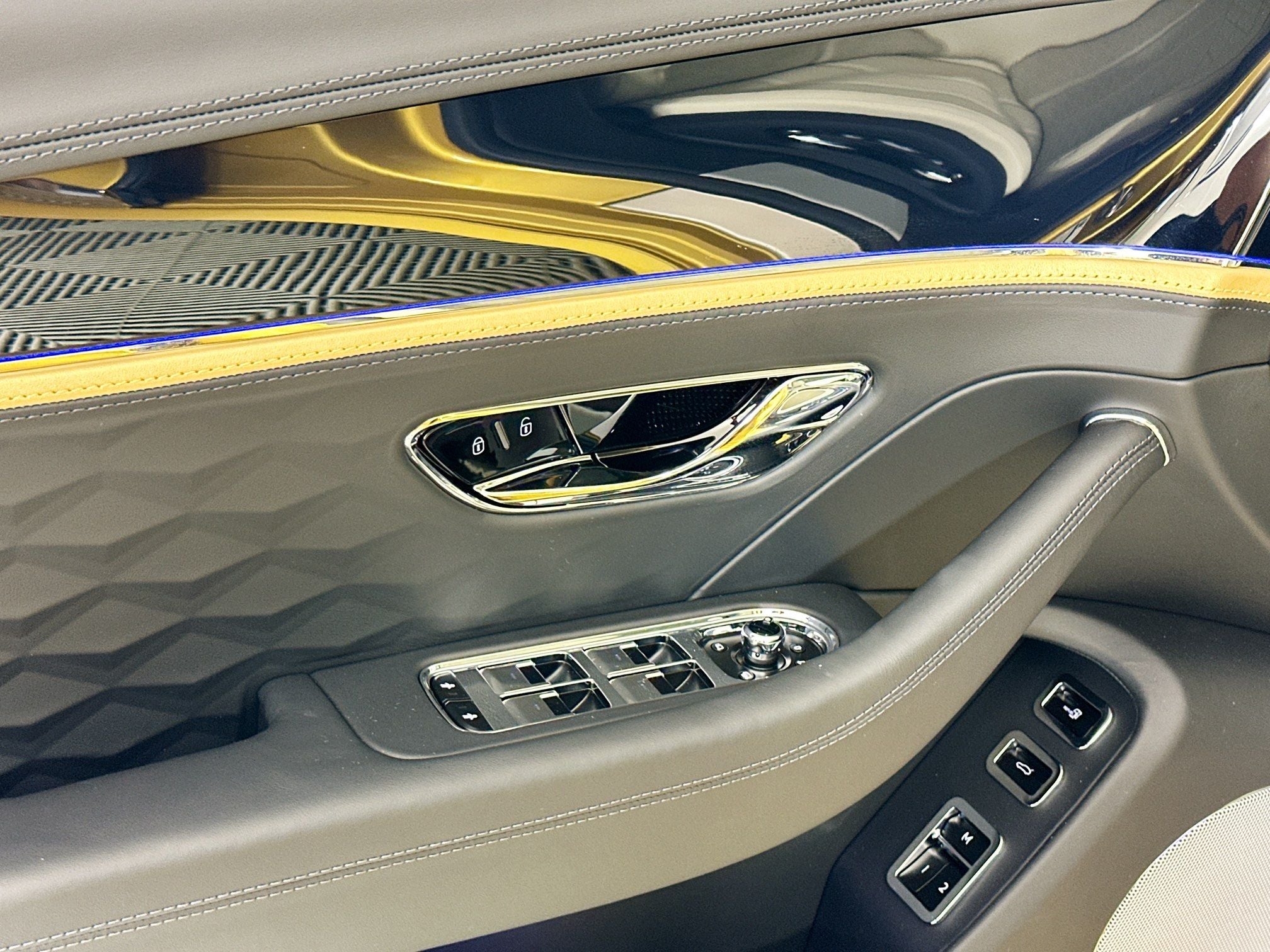 2026 Bentley Flying Spur Mulliner