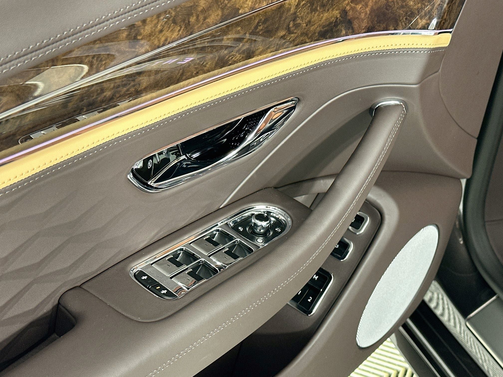 2026 Bentley Flying Spur Mulliner