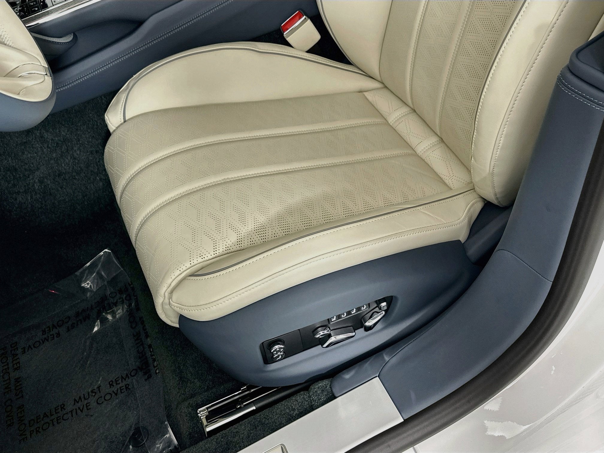 2027 Bentley Flying Spur Mulliner
