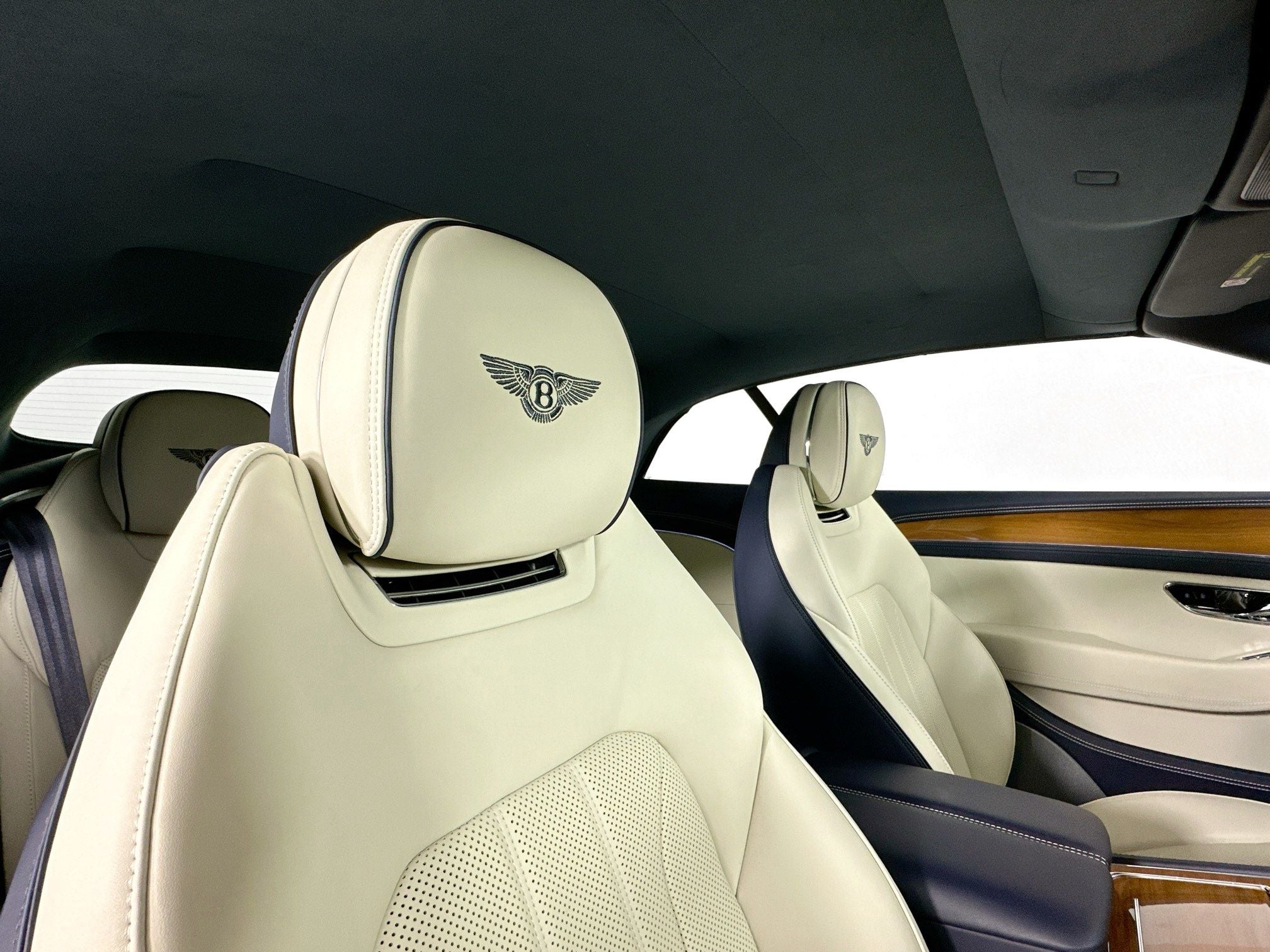 2023 Bentley Continental GTC V8