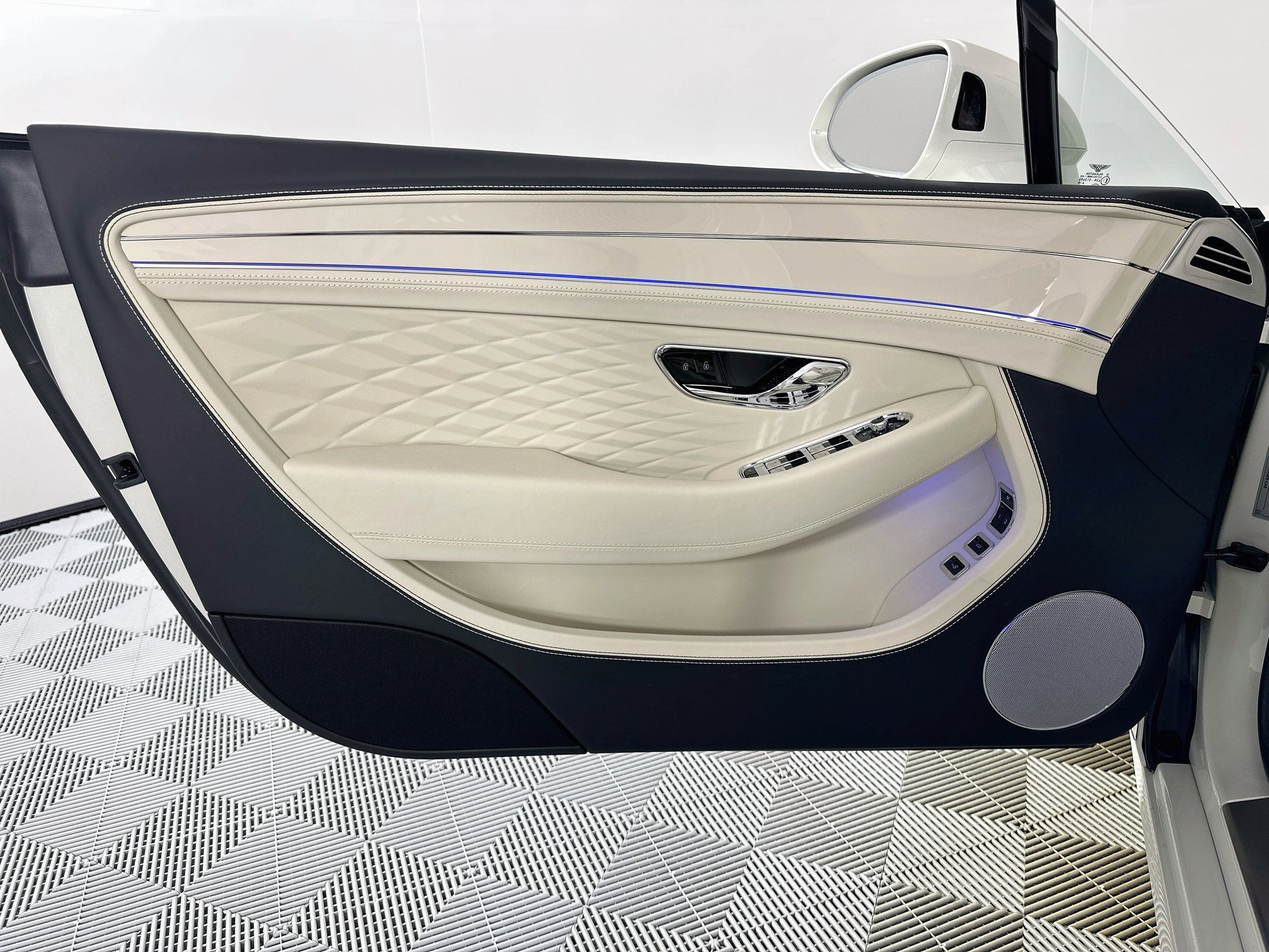 2027 Bentley Continental GTC Azure