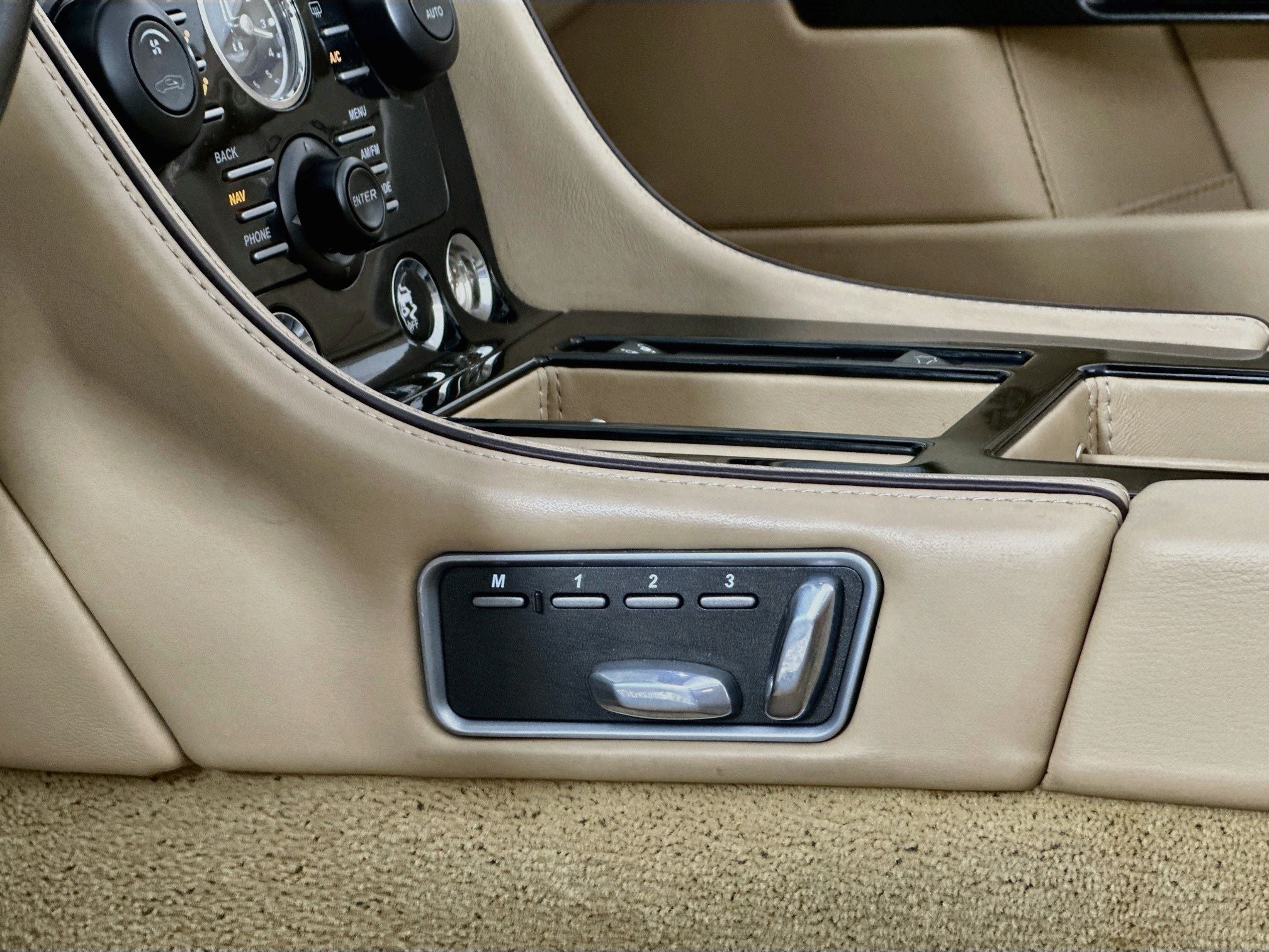 2015 Aston Martin DB9 Volante