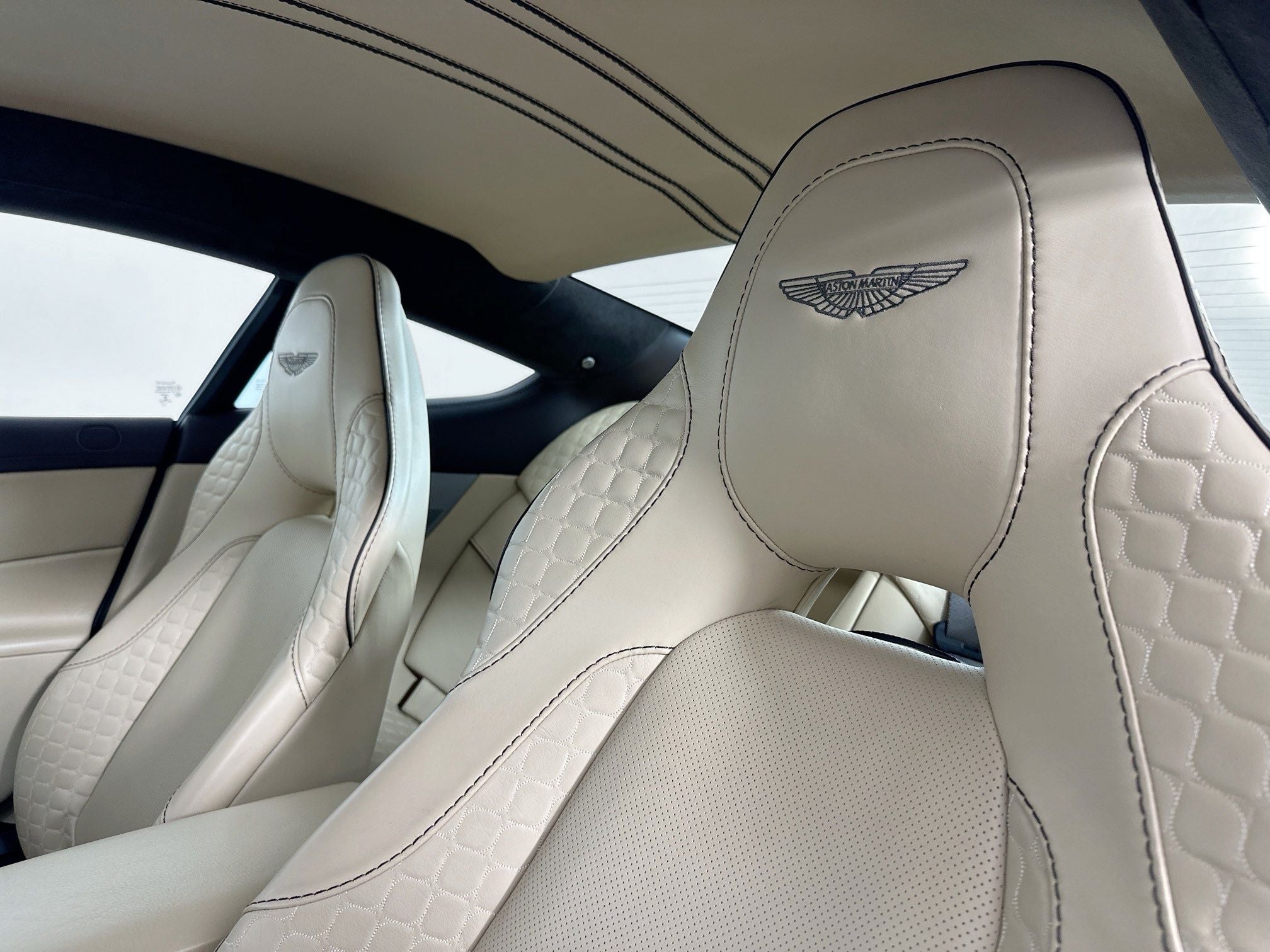 2017 Aston Martin Vanquish Base