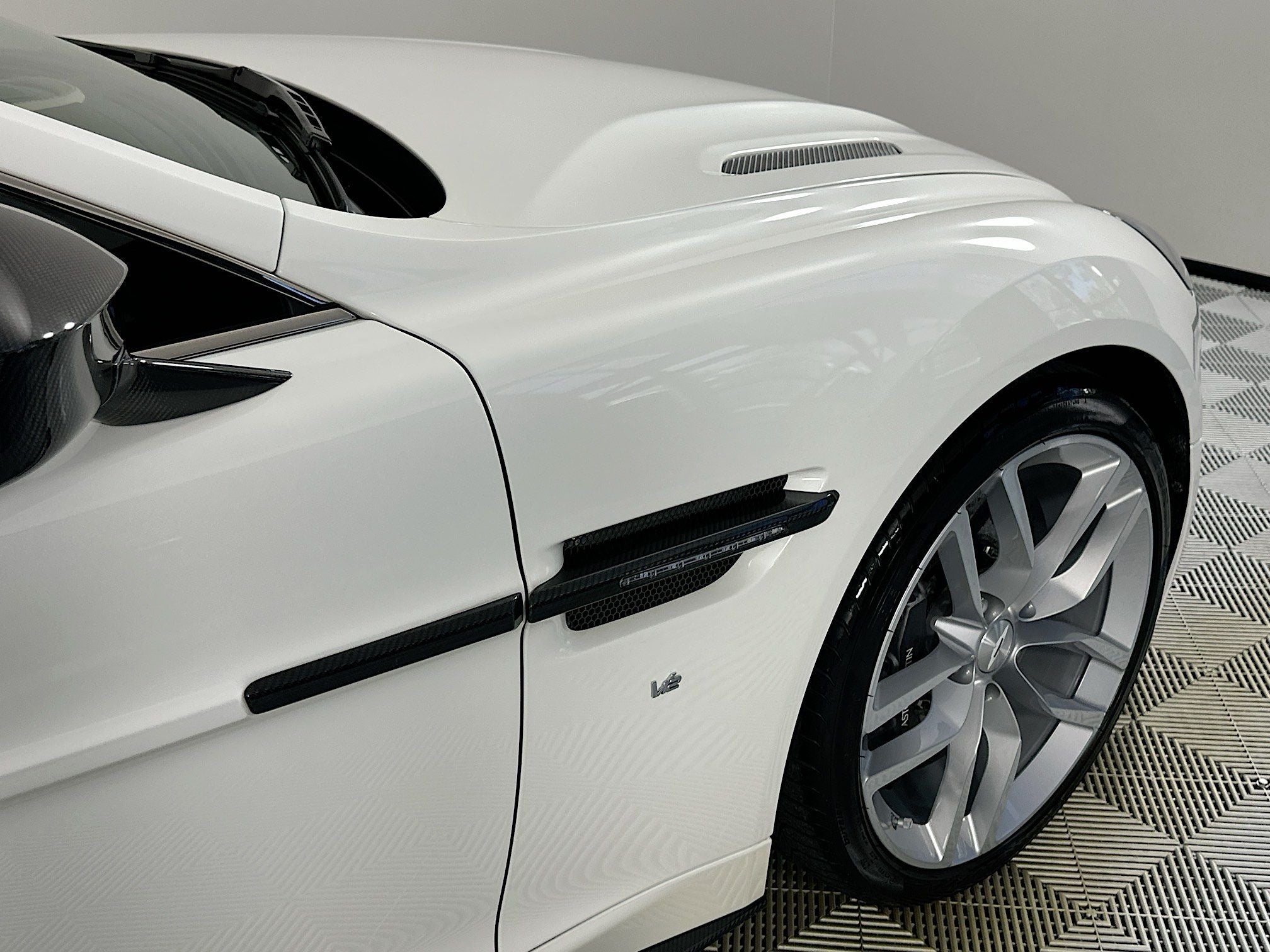 2017 Aston Martin Vanquish Base