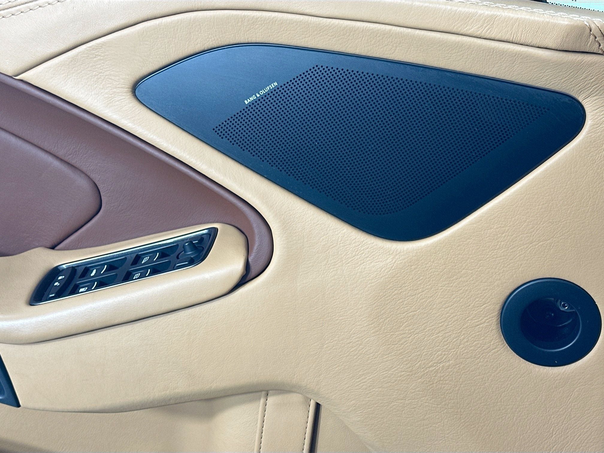 2016 Aston Martin Vanquish Base