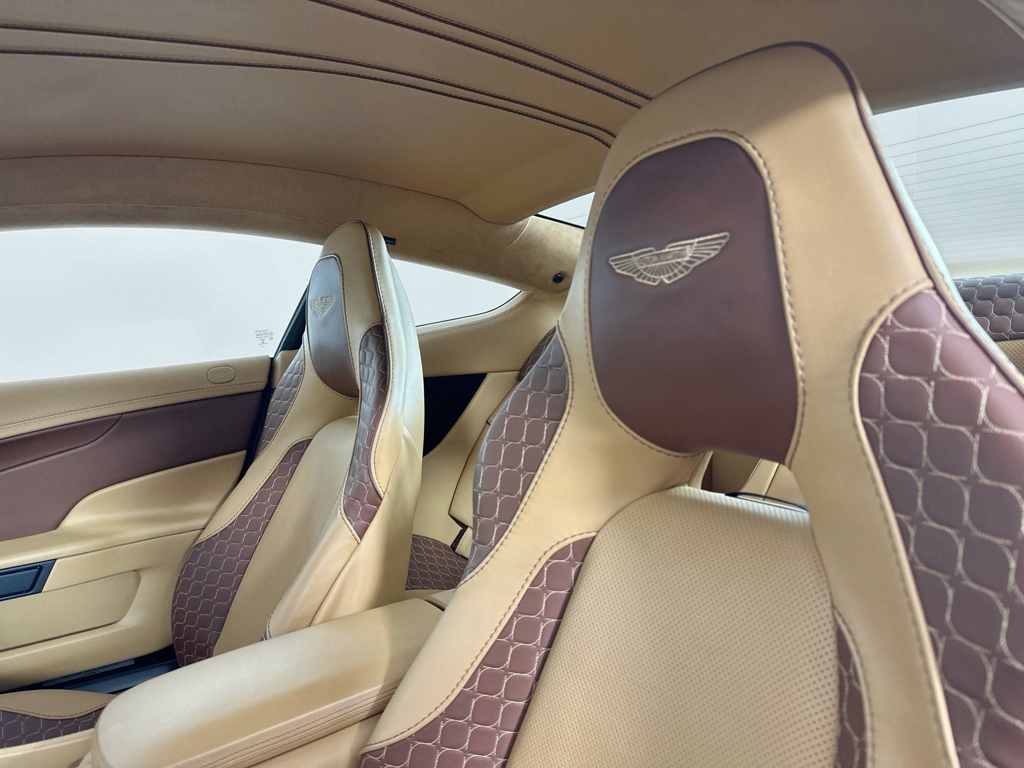 2016 Aston Martin Vanquish Base